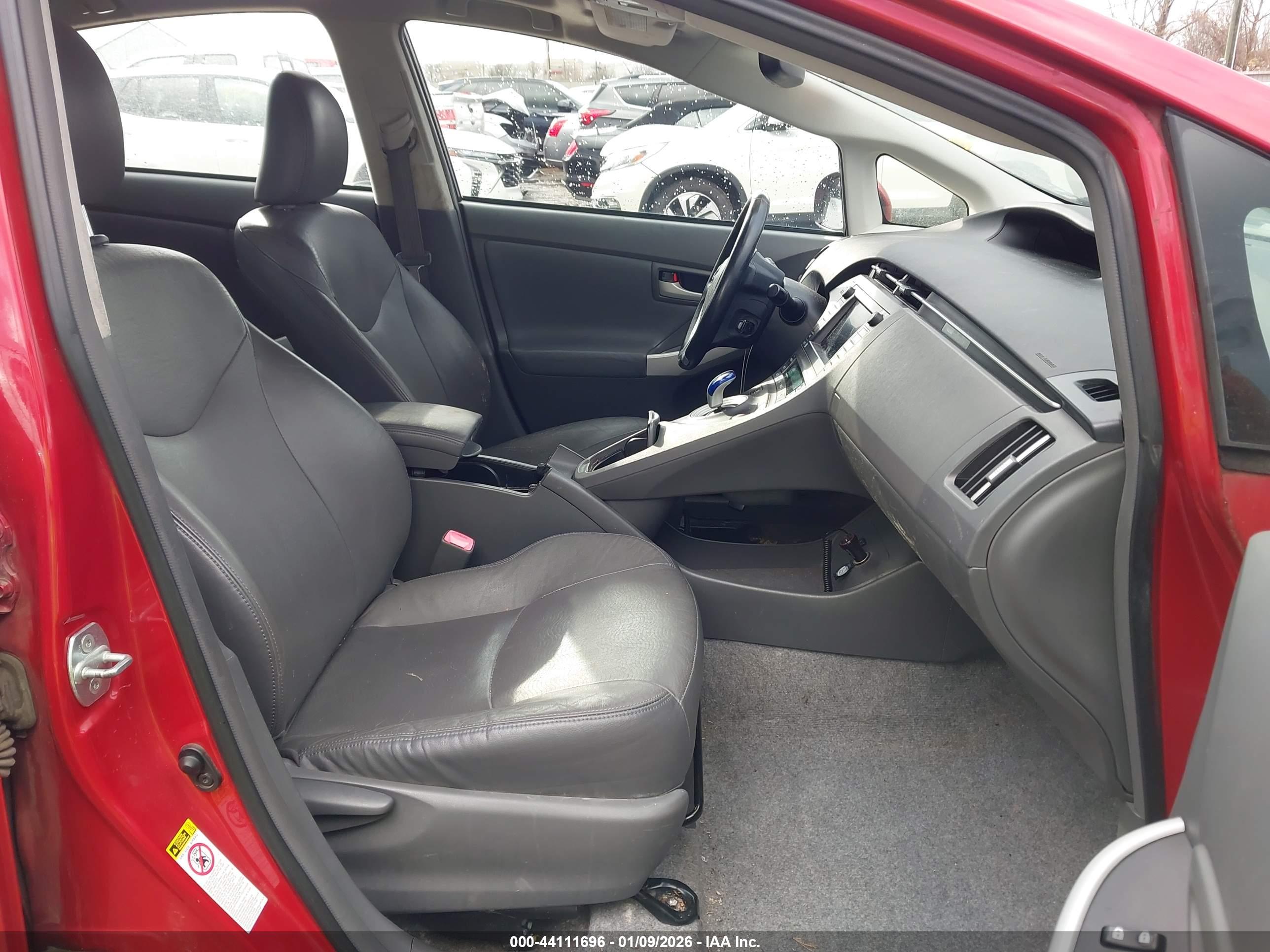 TOYOTA PRIUS image 5