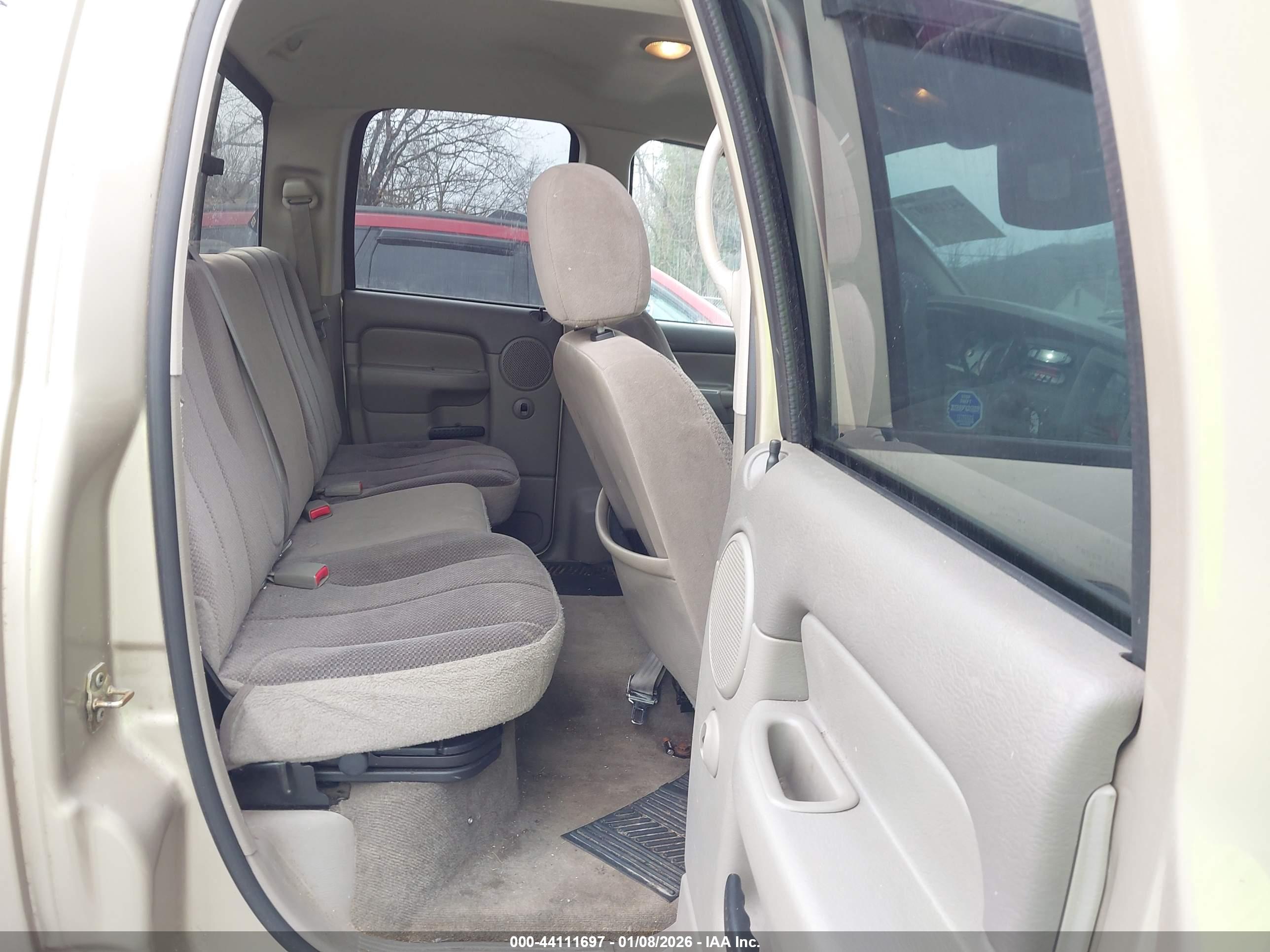 DODGE RAM image 8