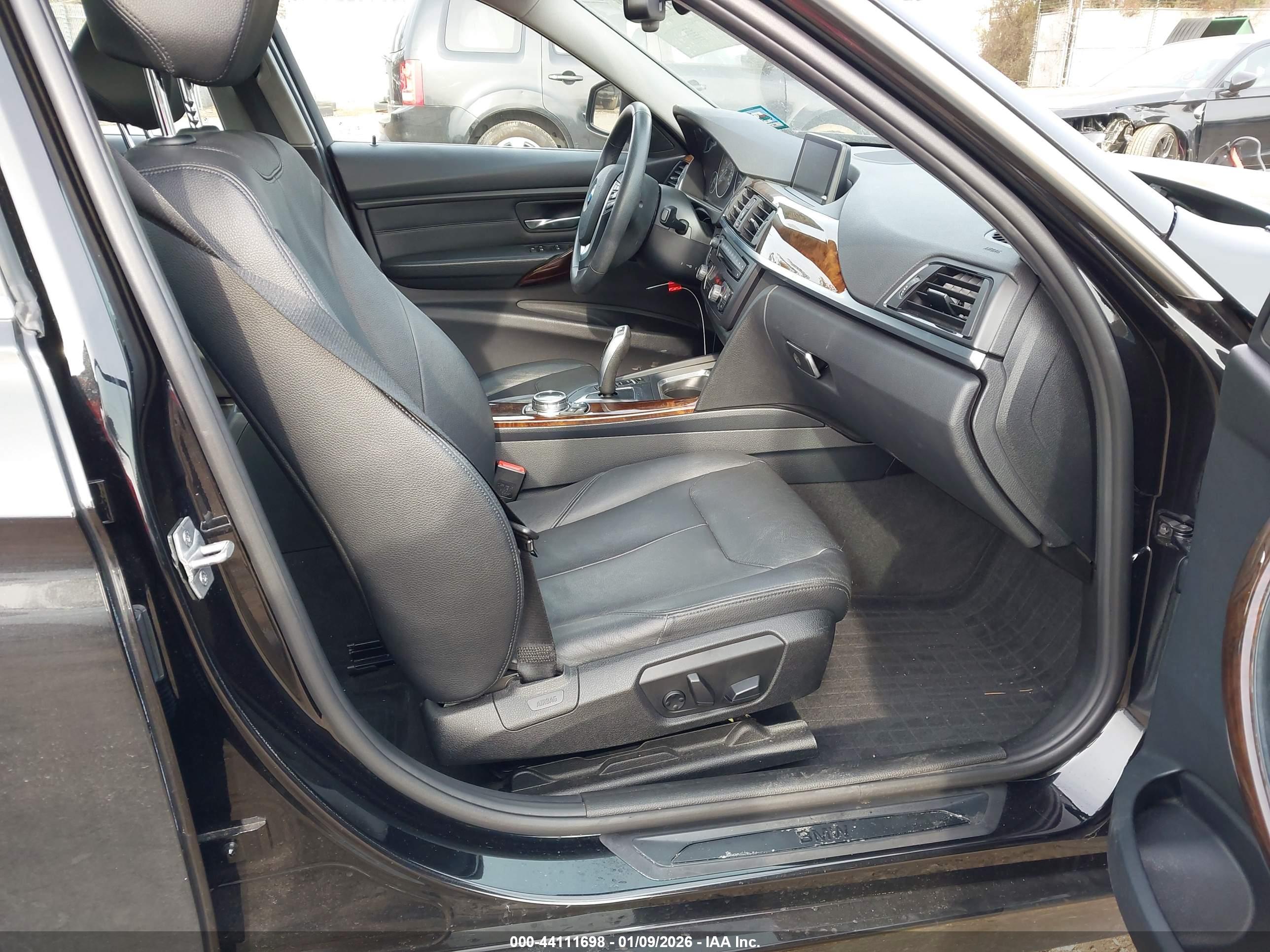 BMW 328I image 5