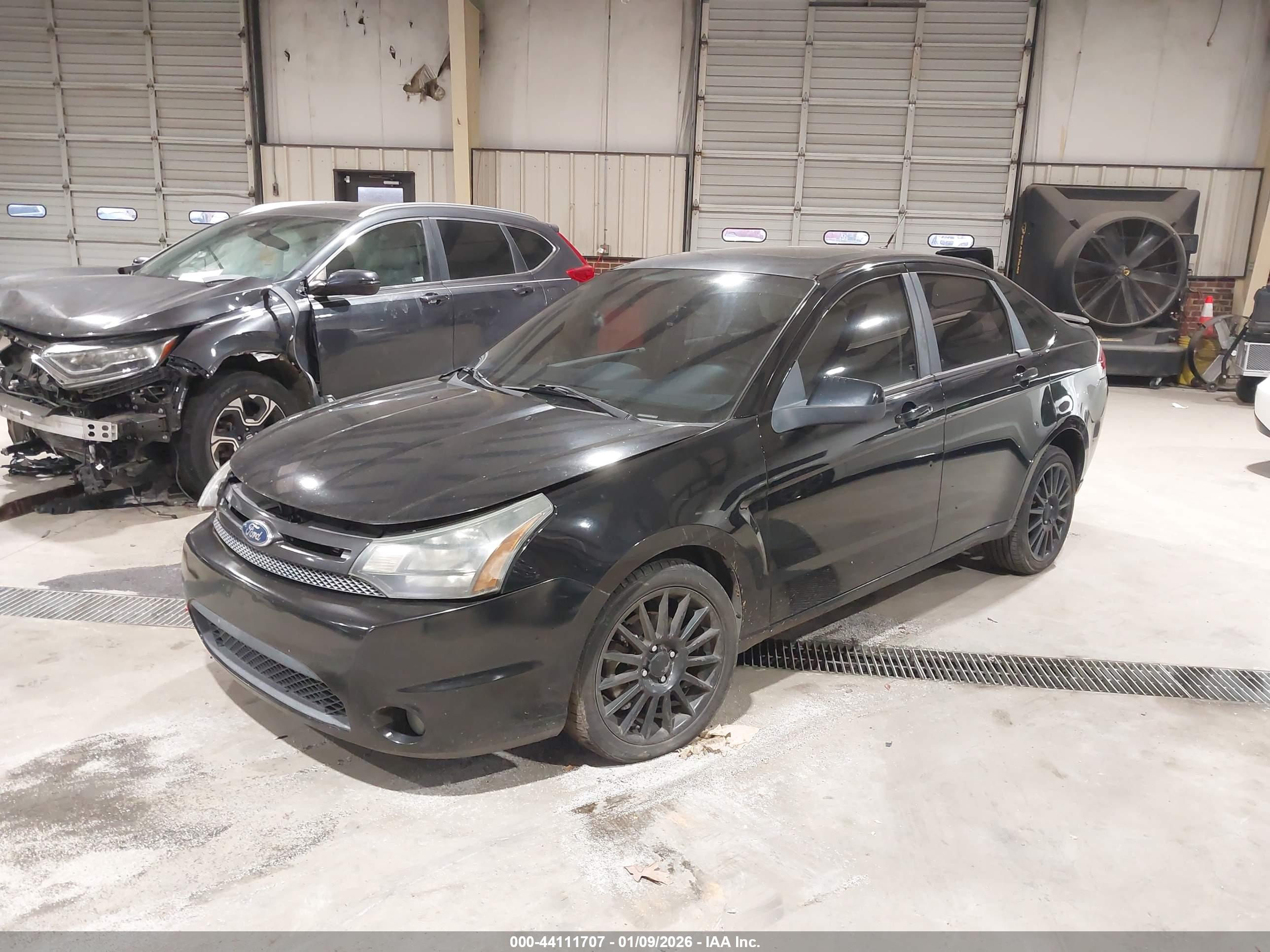 FORD FOCUS image 2