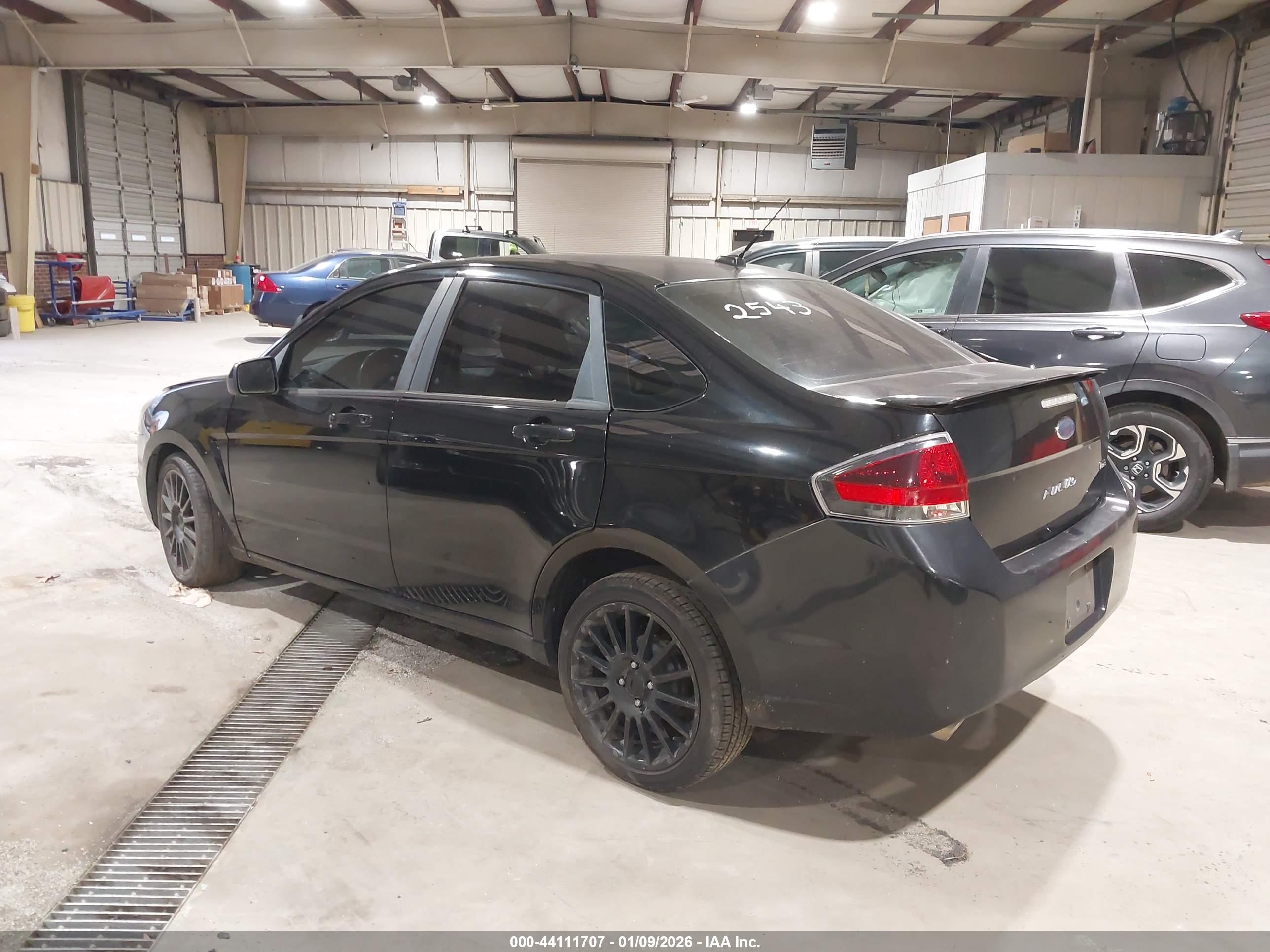 FORD FOCUS image 3