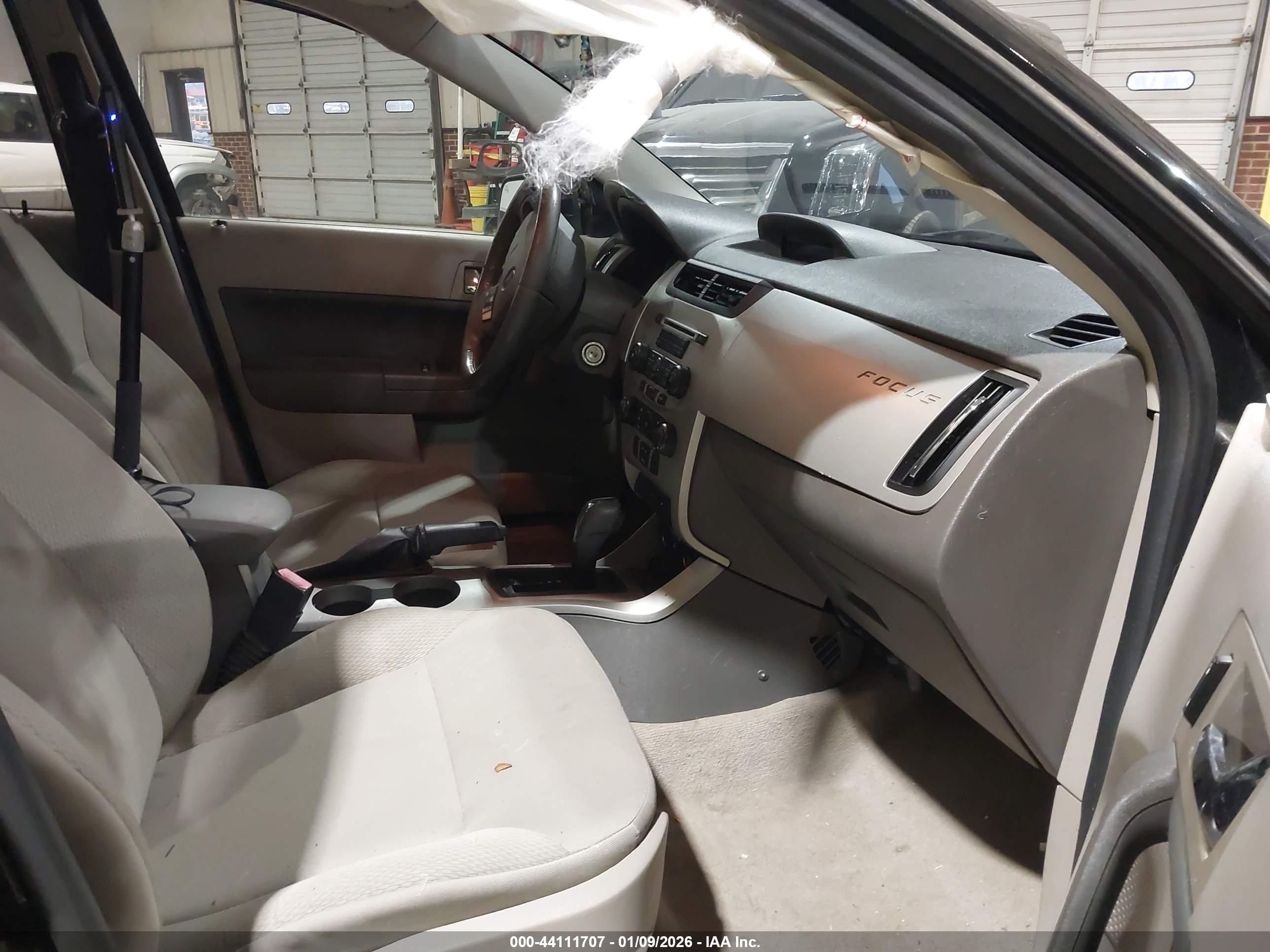 FORD FOCUS image 5