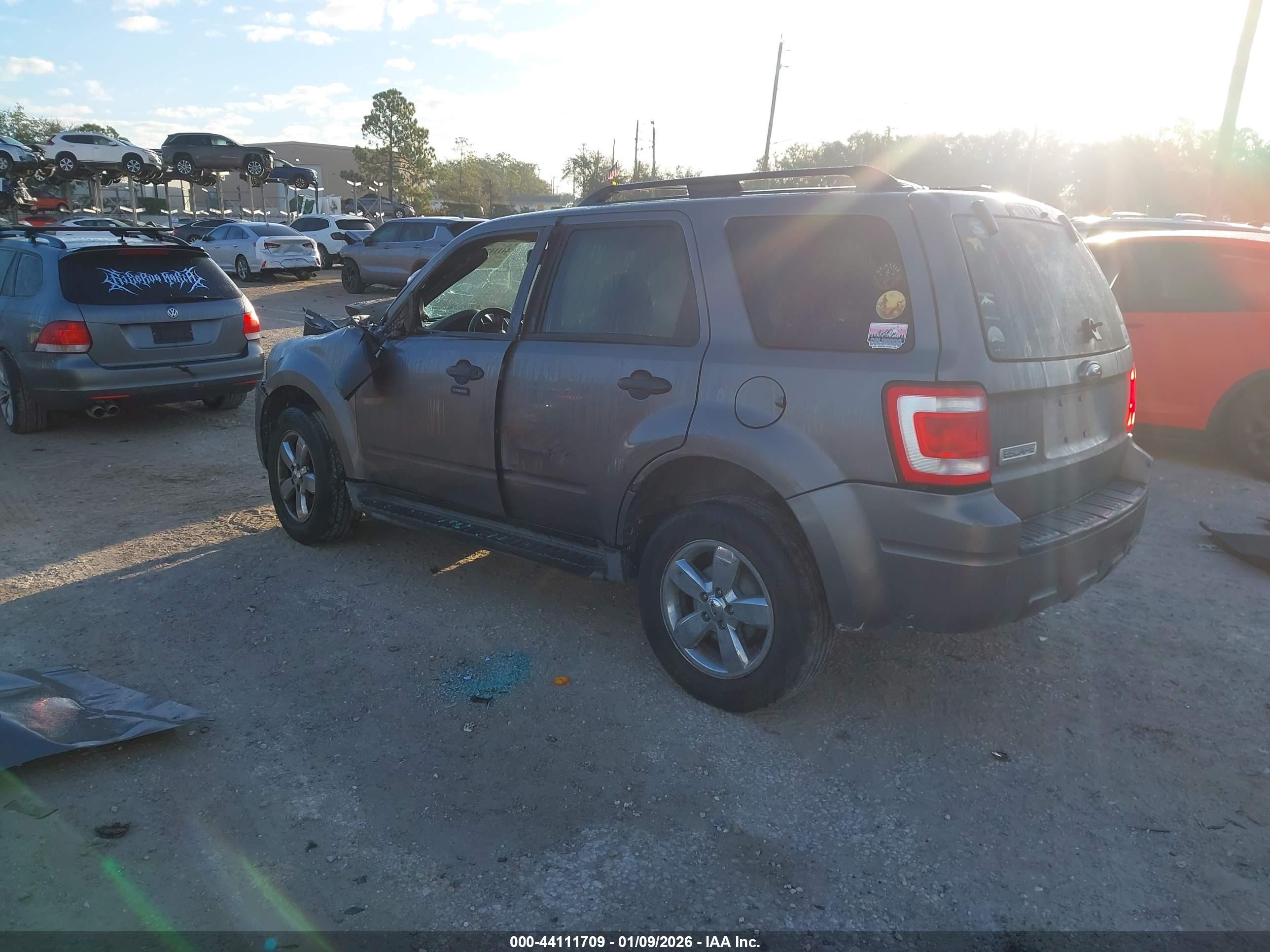 FORD ESCAPE image 3
