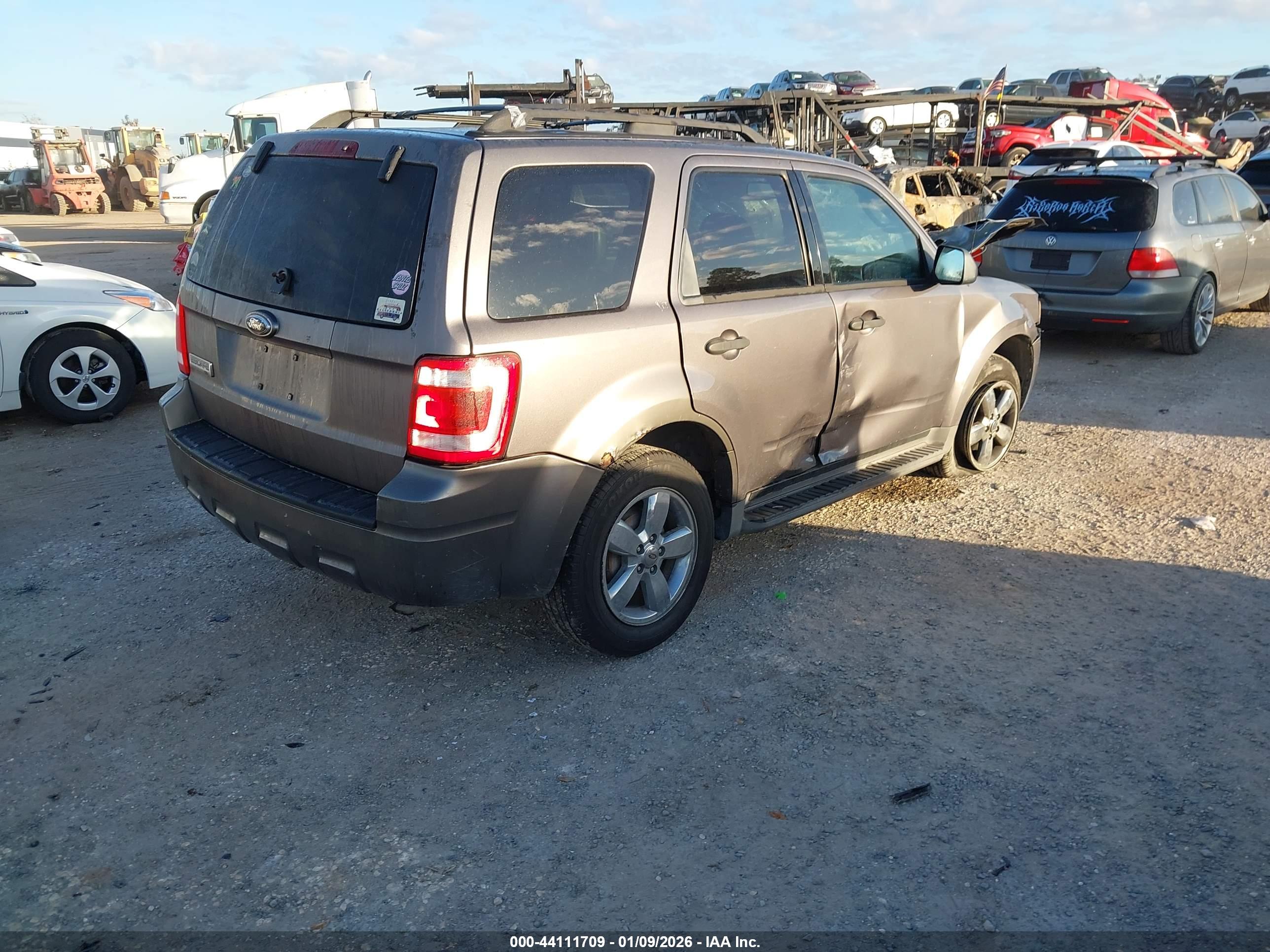 FORD ESCAPE image 4