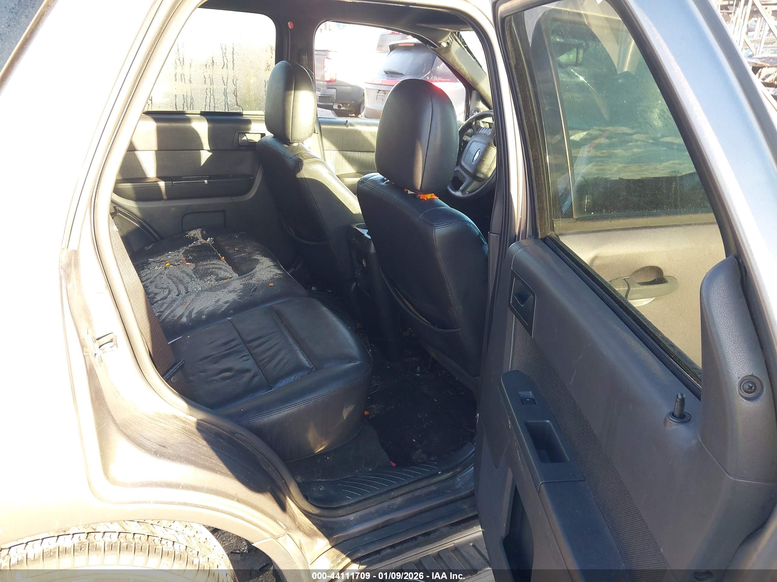 FORD ESCAPE image 8