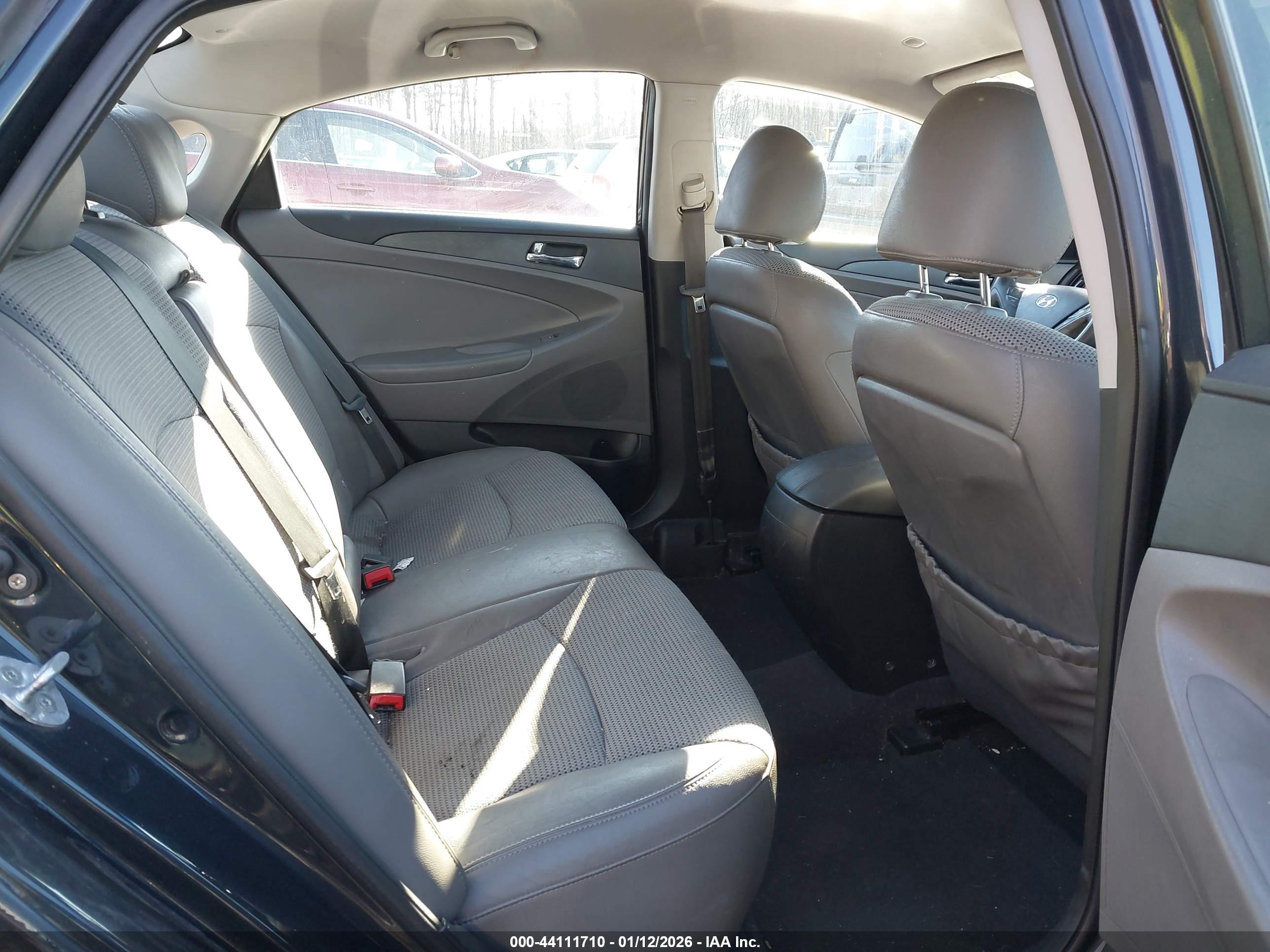 HYUNDAI SONATA image 8