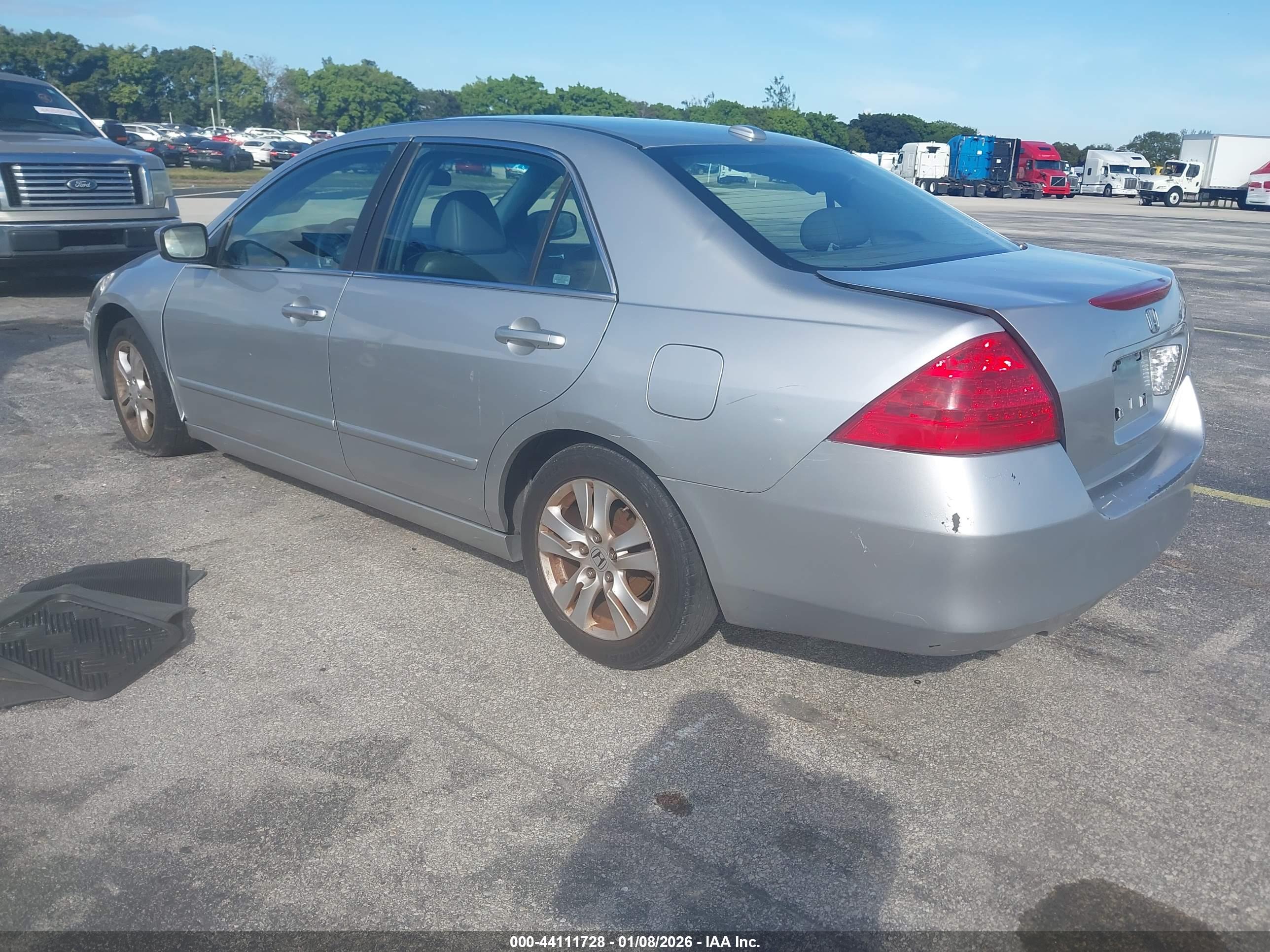 HONDA ACCORD image 3