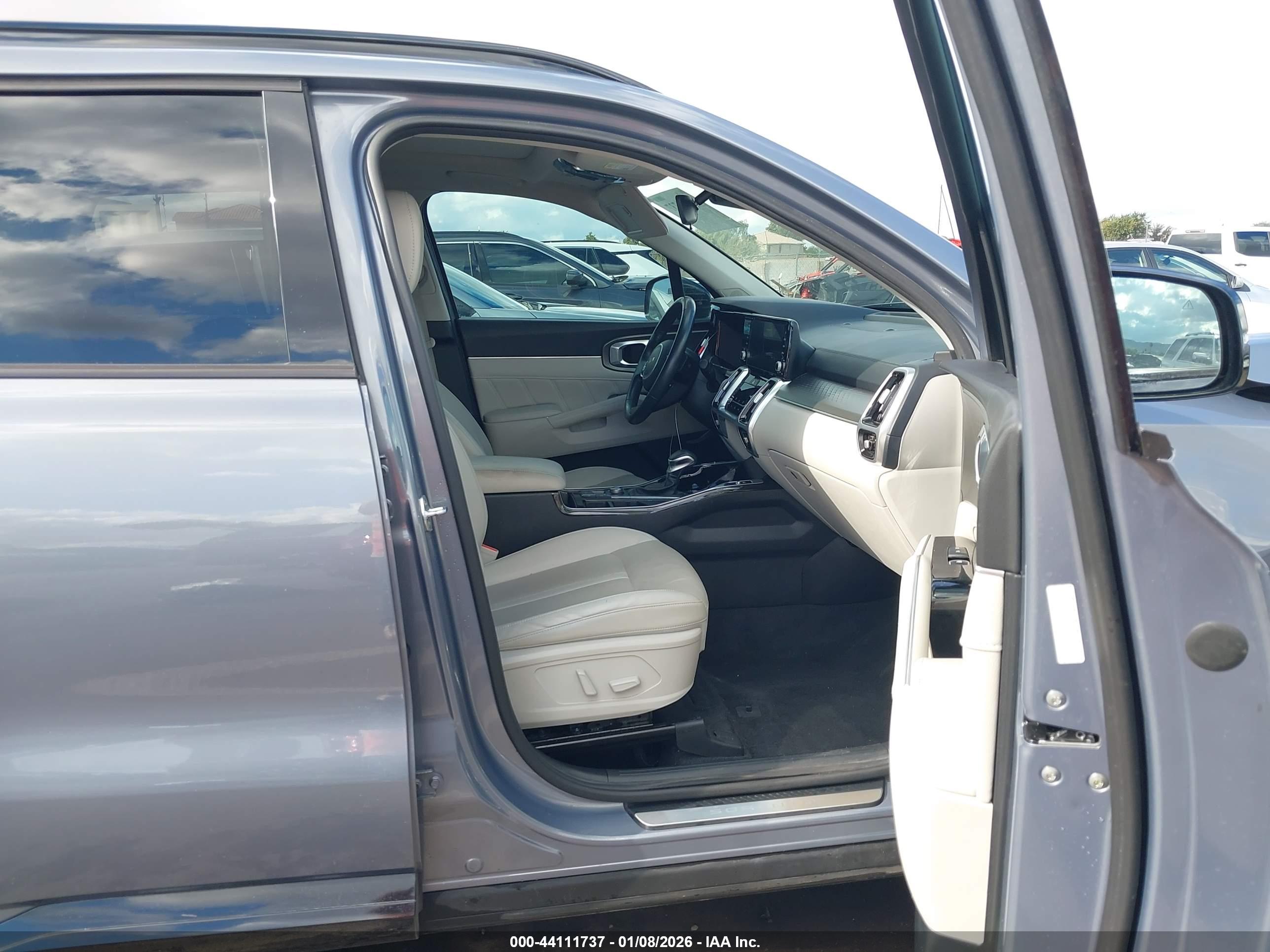 KIA SORENTO image 5