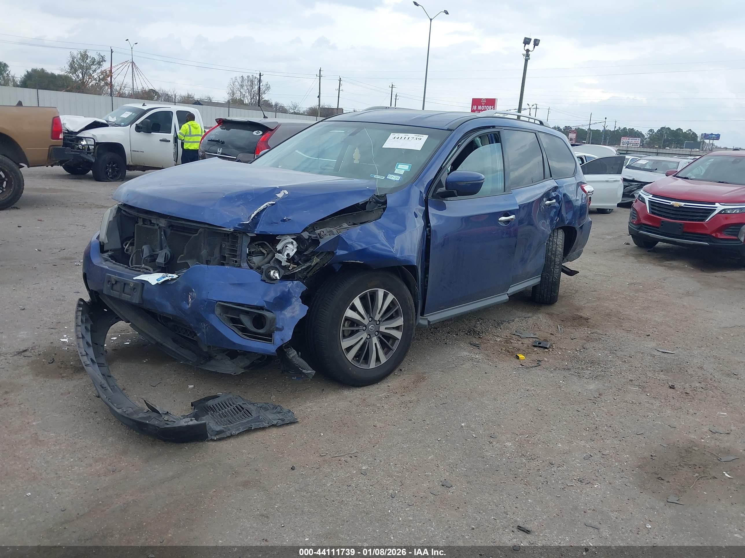 NISSAN PATHFINDER image 2