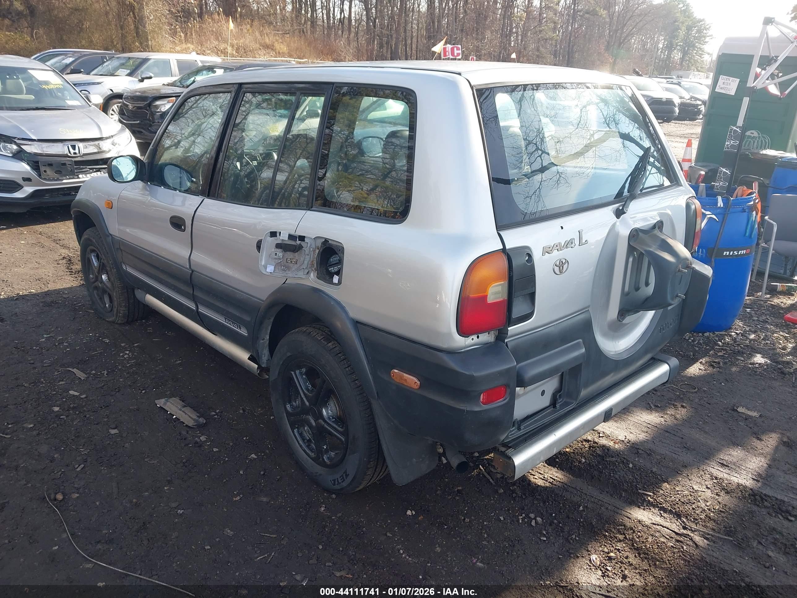 TOYOTA RAV4 image 3