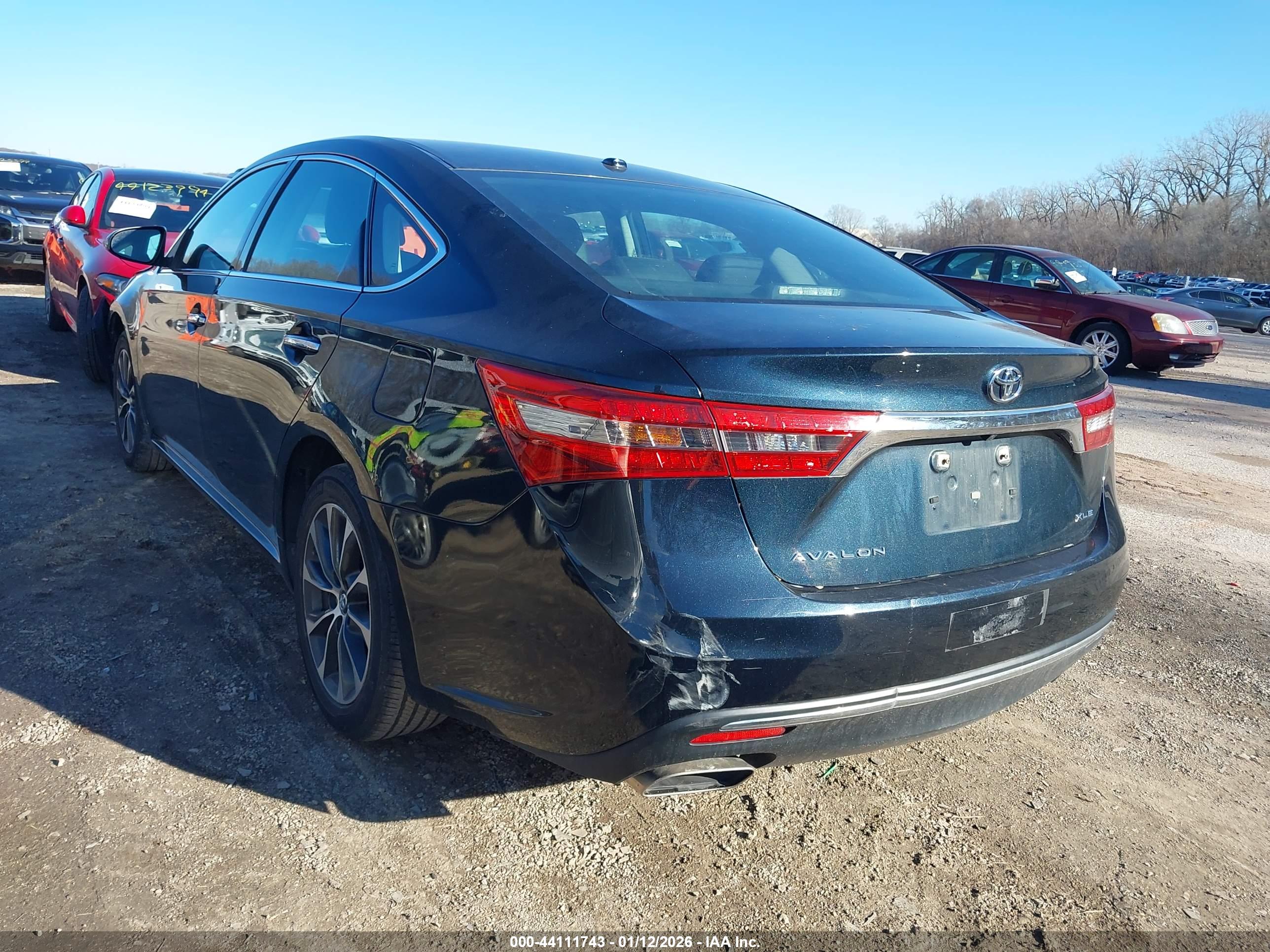 TOYOTA AVALON image 3