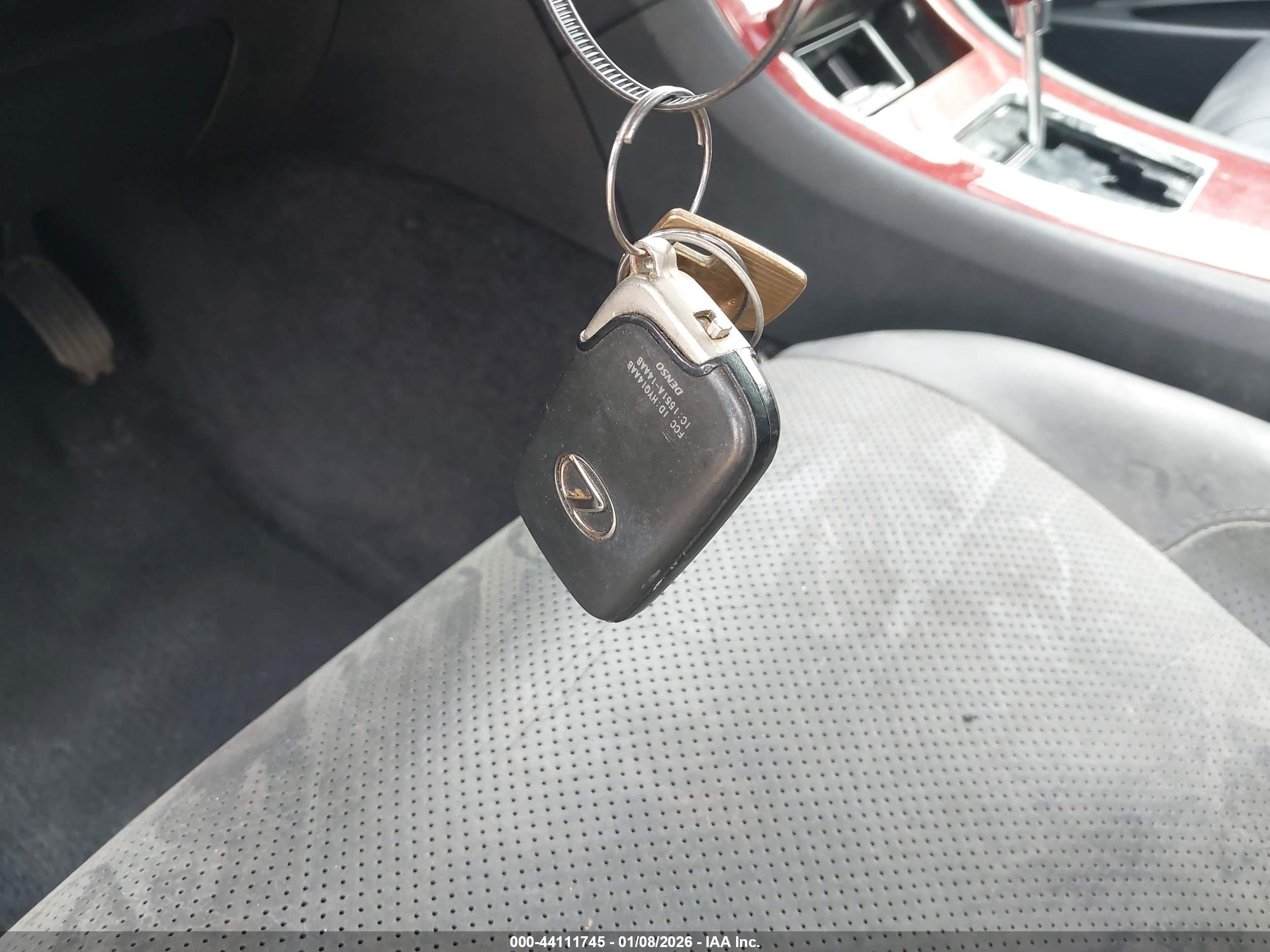 LEXUS ES image 11