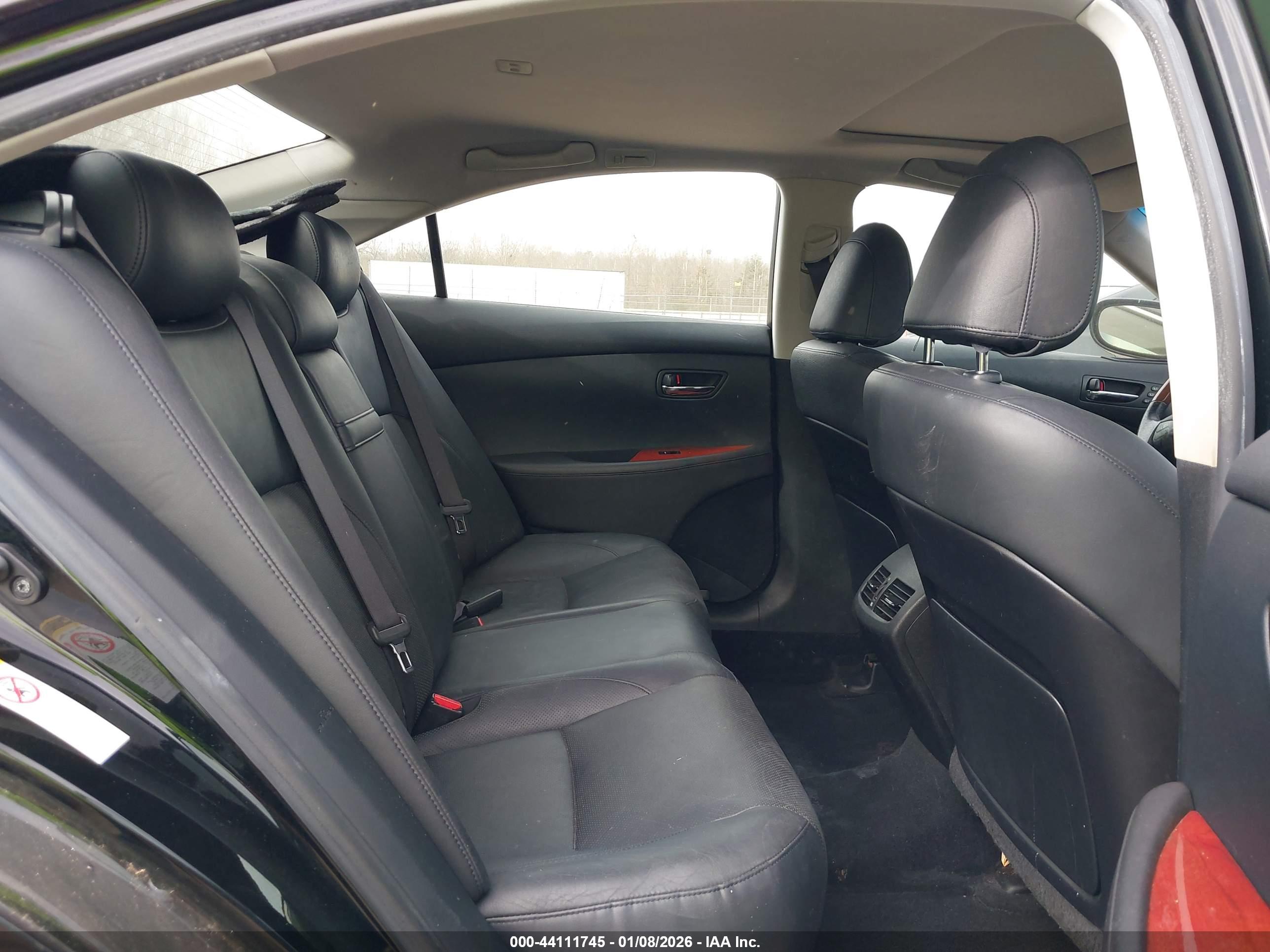 LEXUS ES image 8