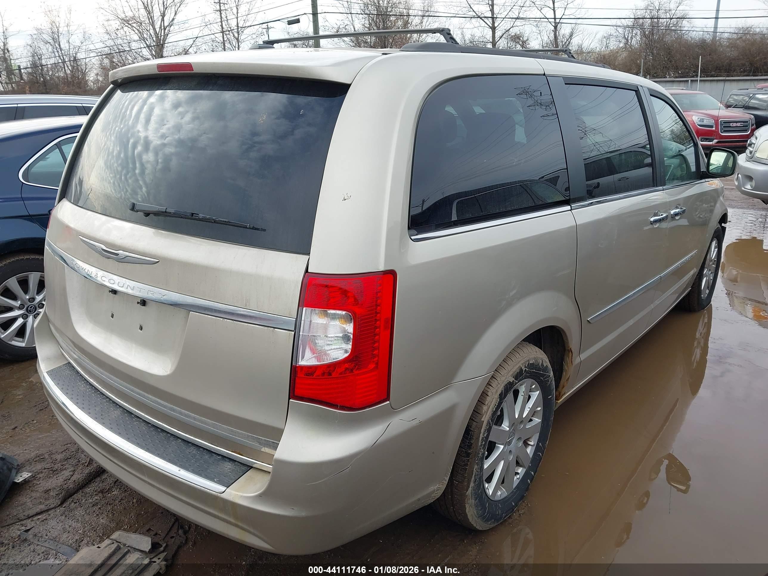CHRYSLER TOWN image 4