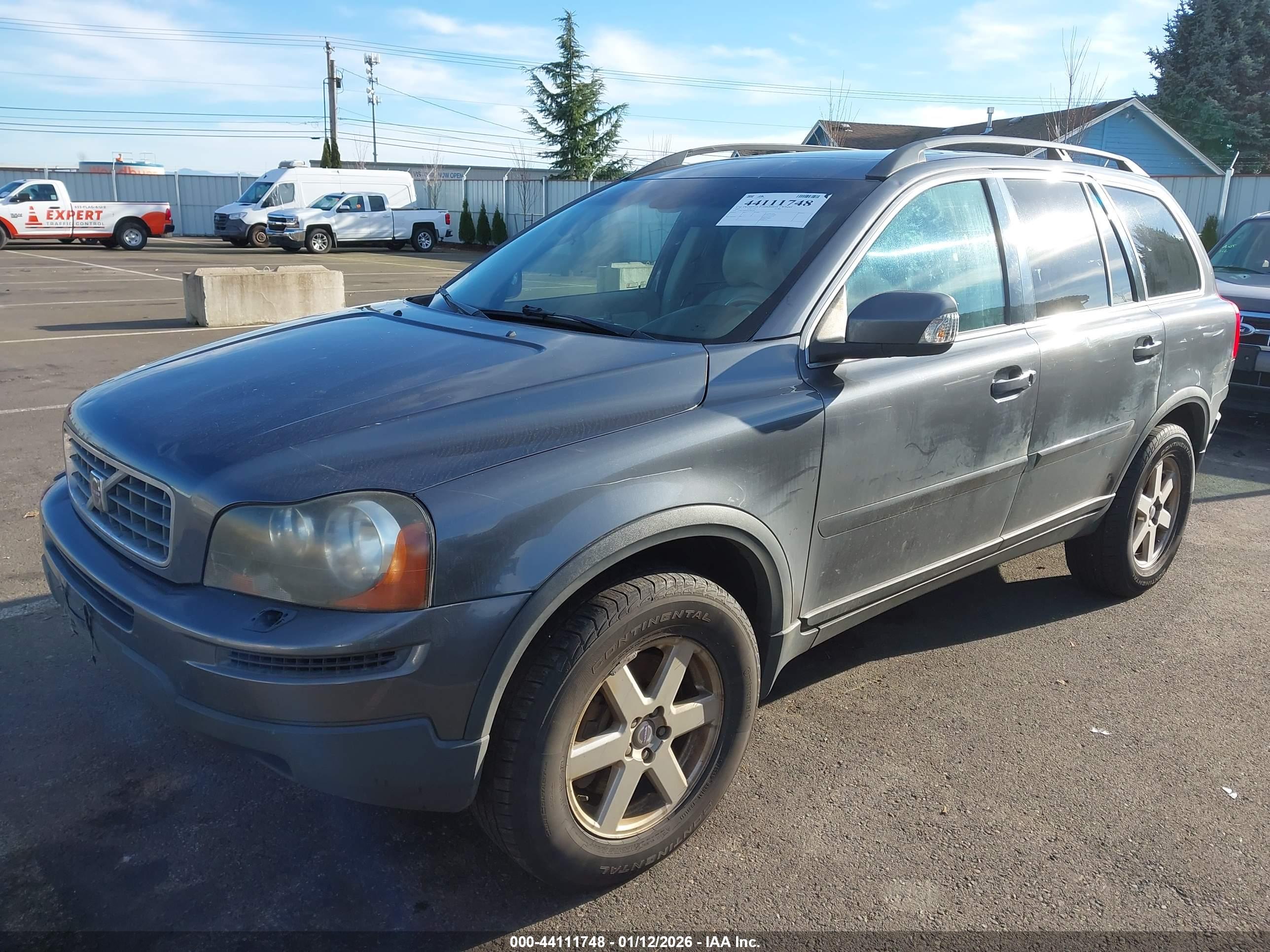 VOLVO XC90 image 2