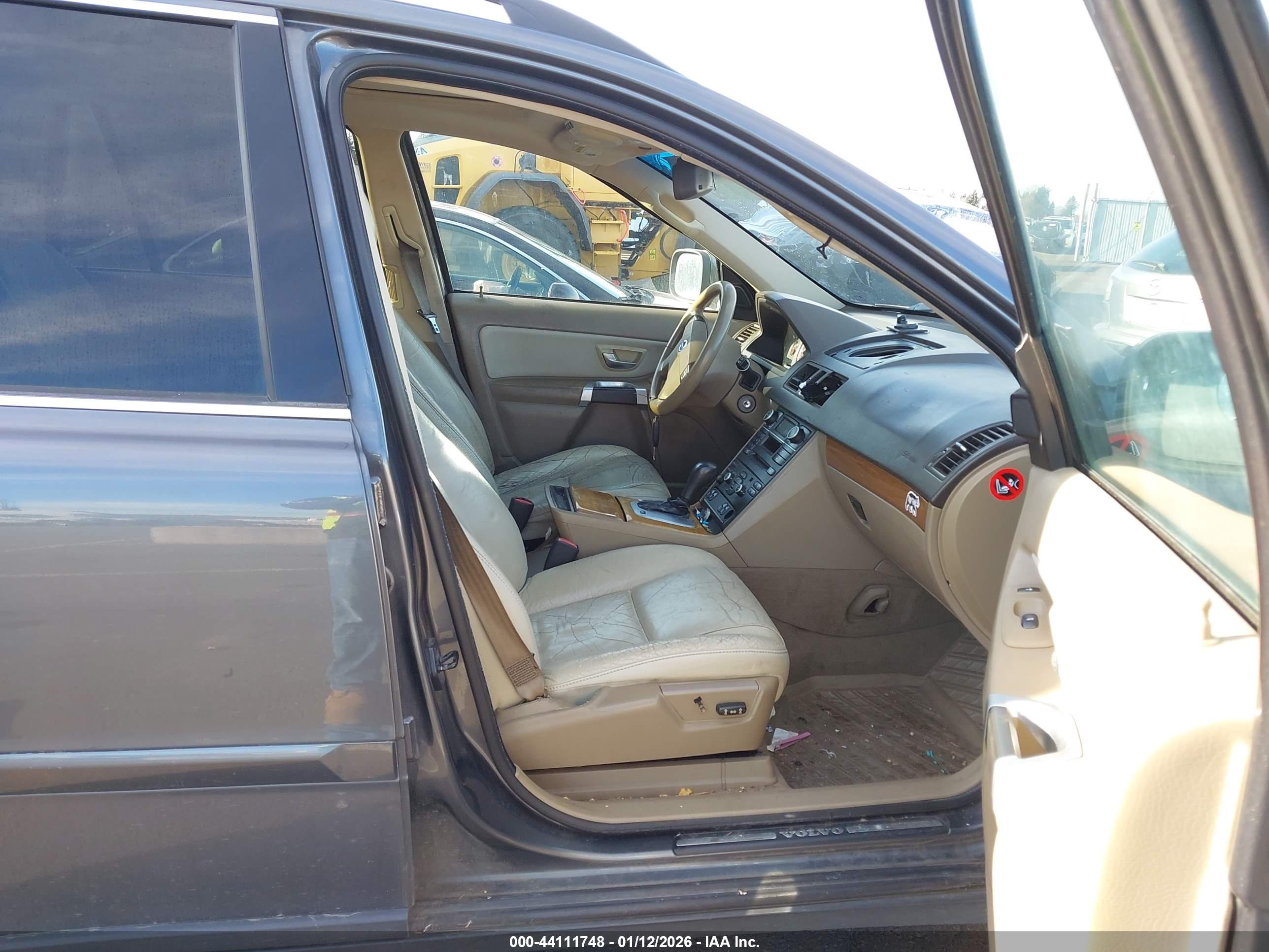VOLVO XC90 image 5