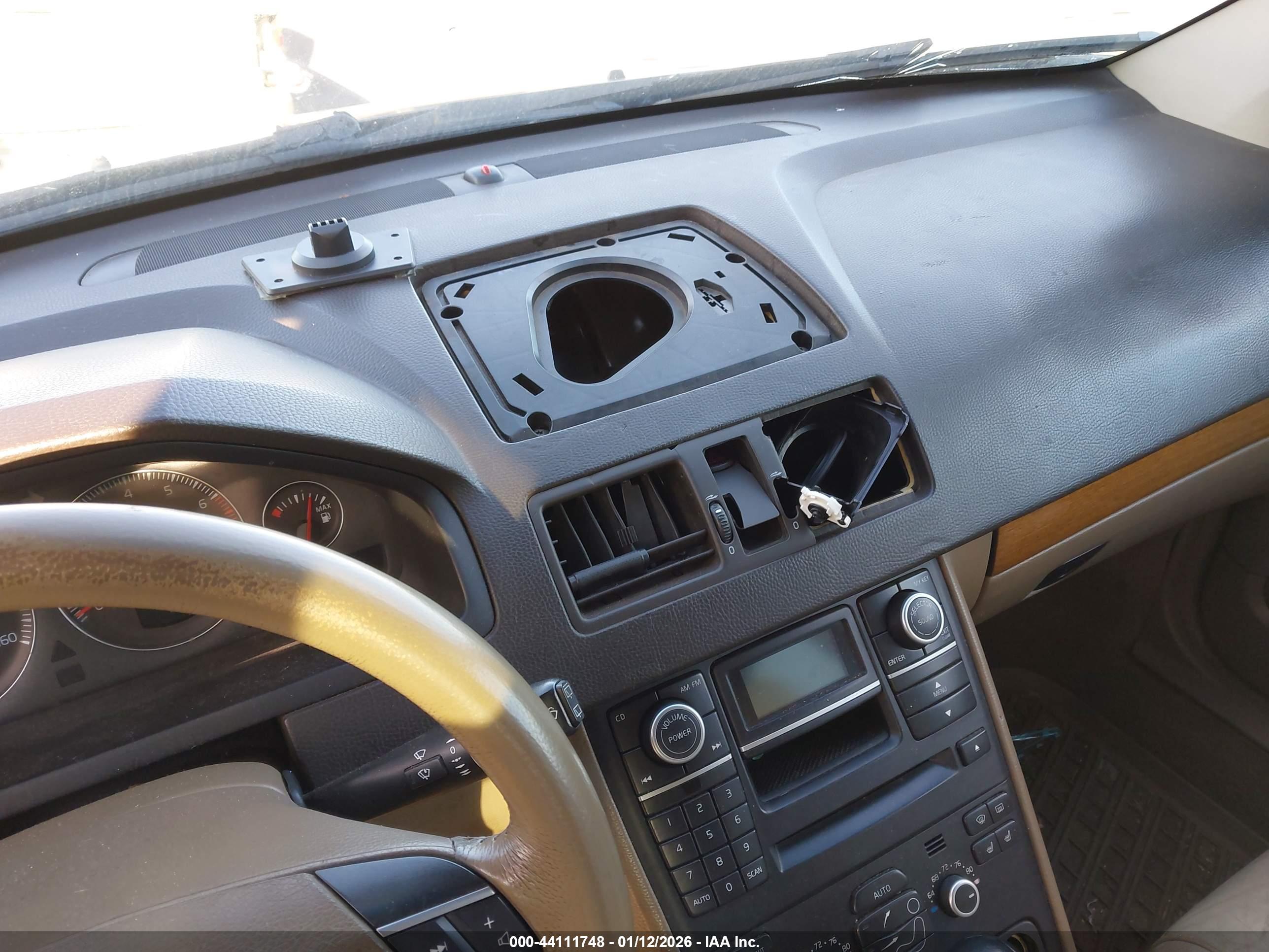 VOLVO XC90 image 6