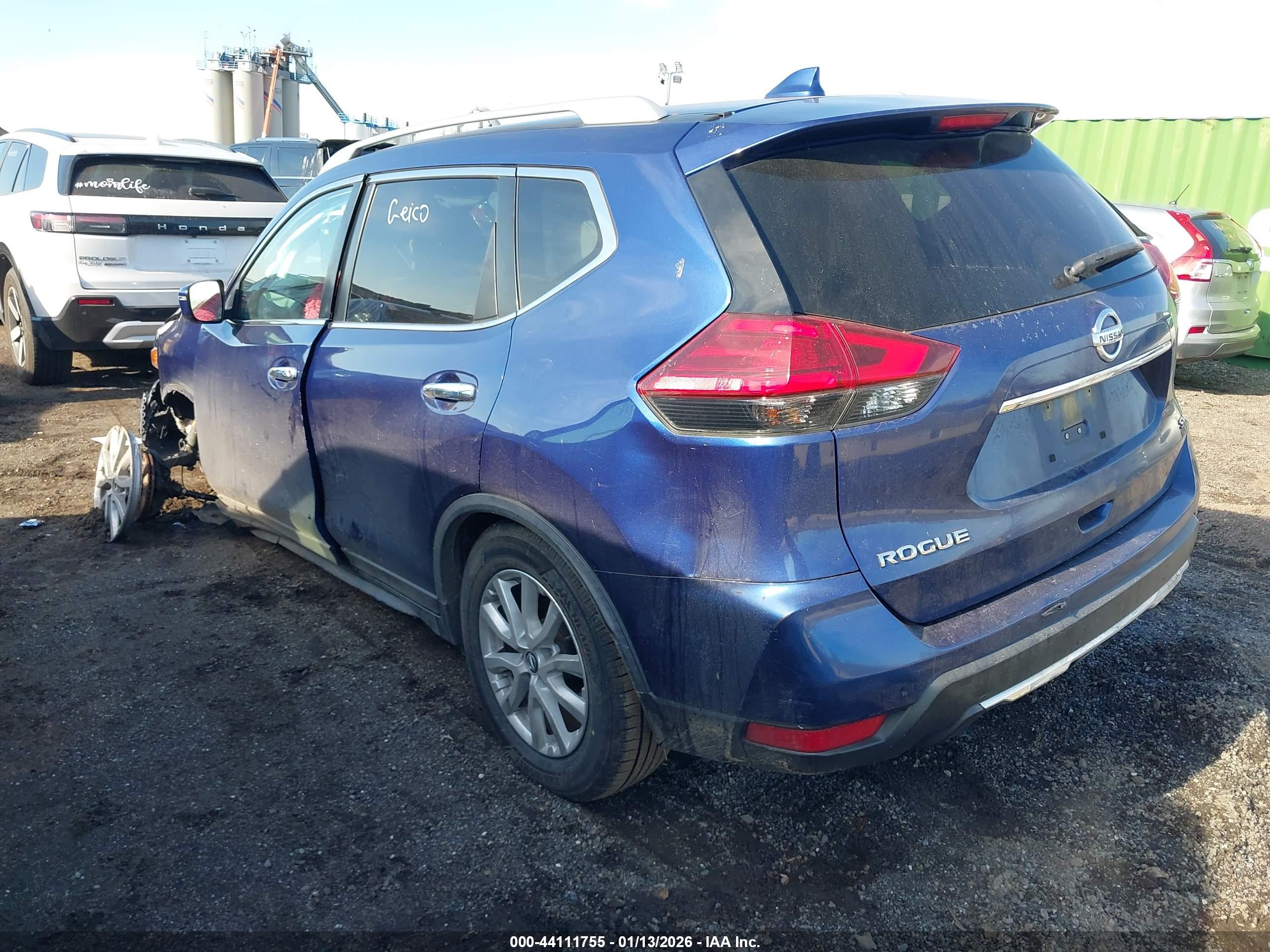 NISSAN ROGUE image 3