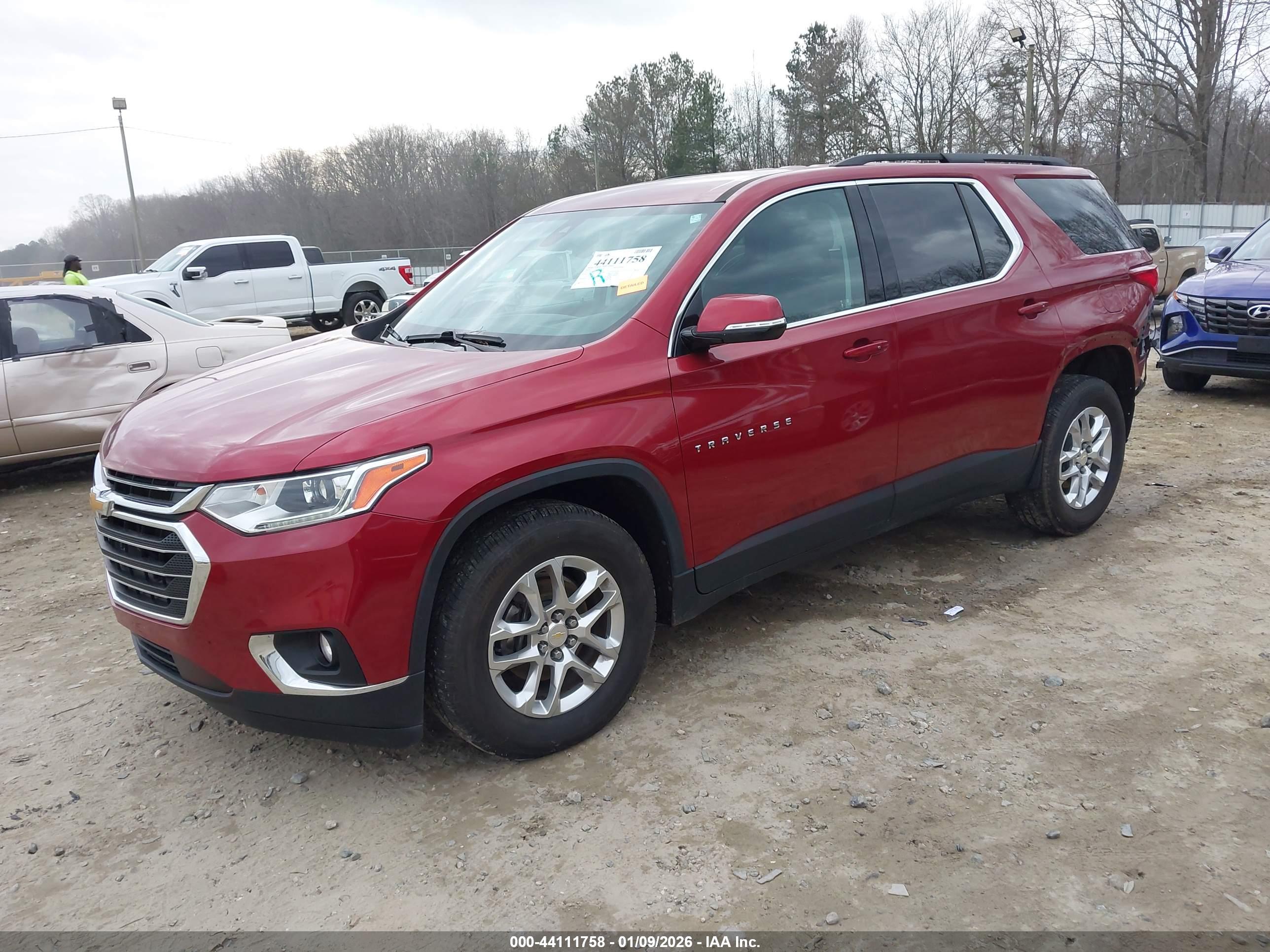 CHEVROLET TRAVERSE image 2