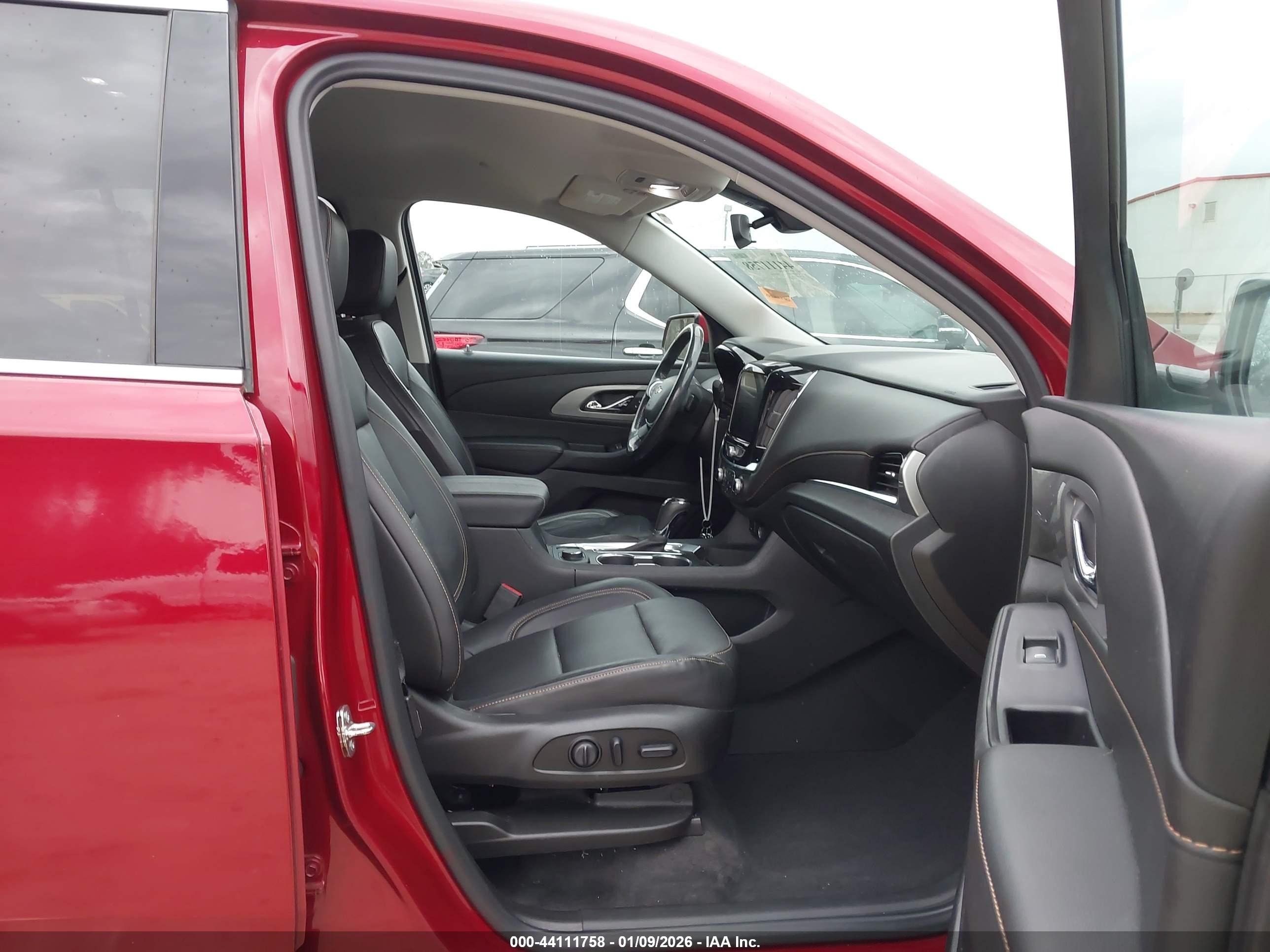 CHEVROLET TRAVERSE image 5