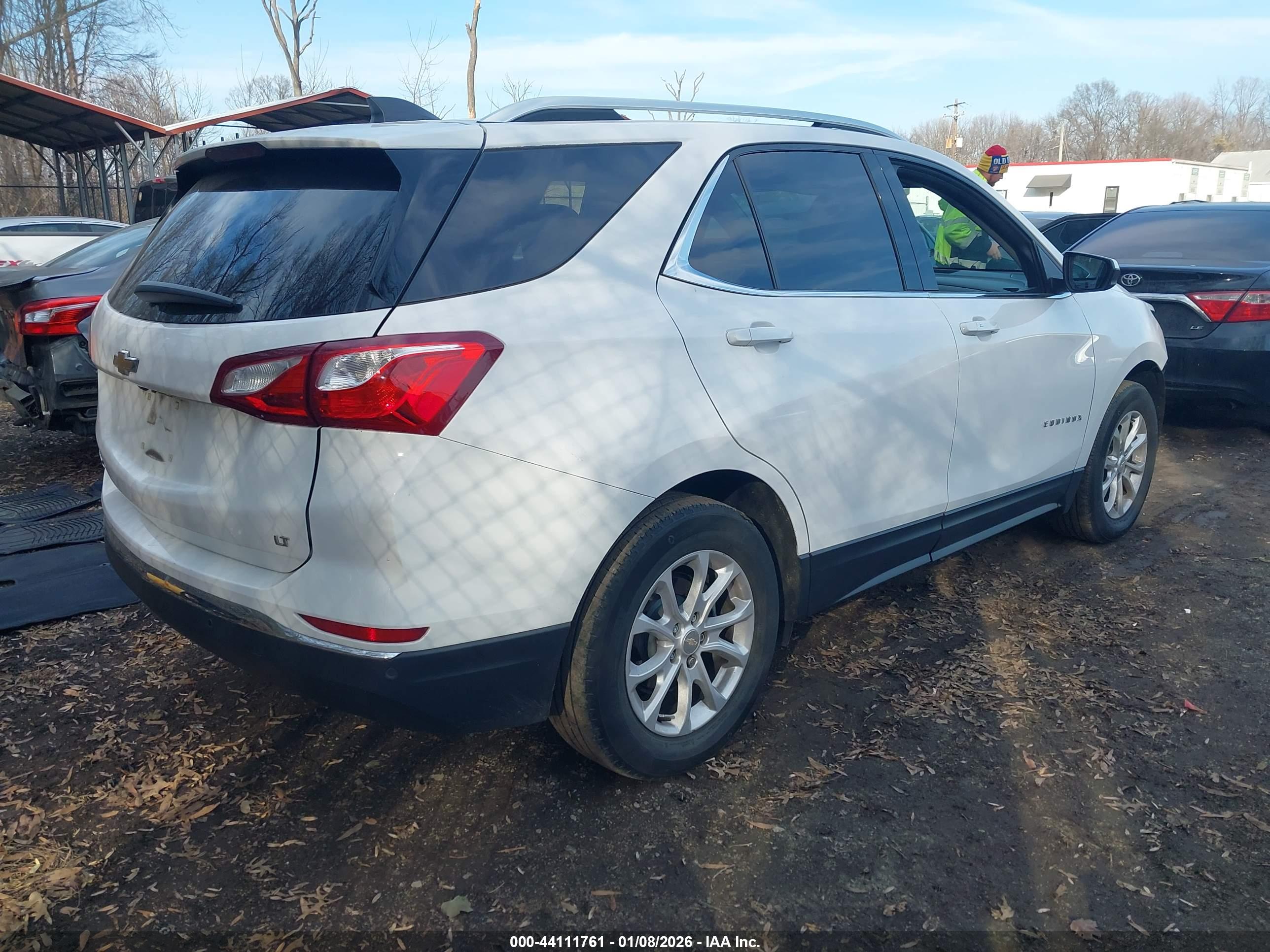 CHEVROLET EQUINOX image 4