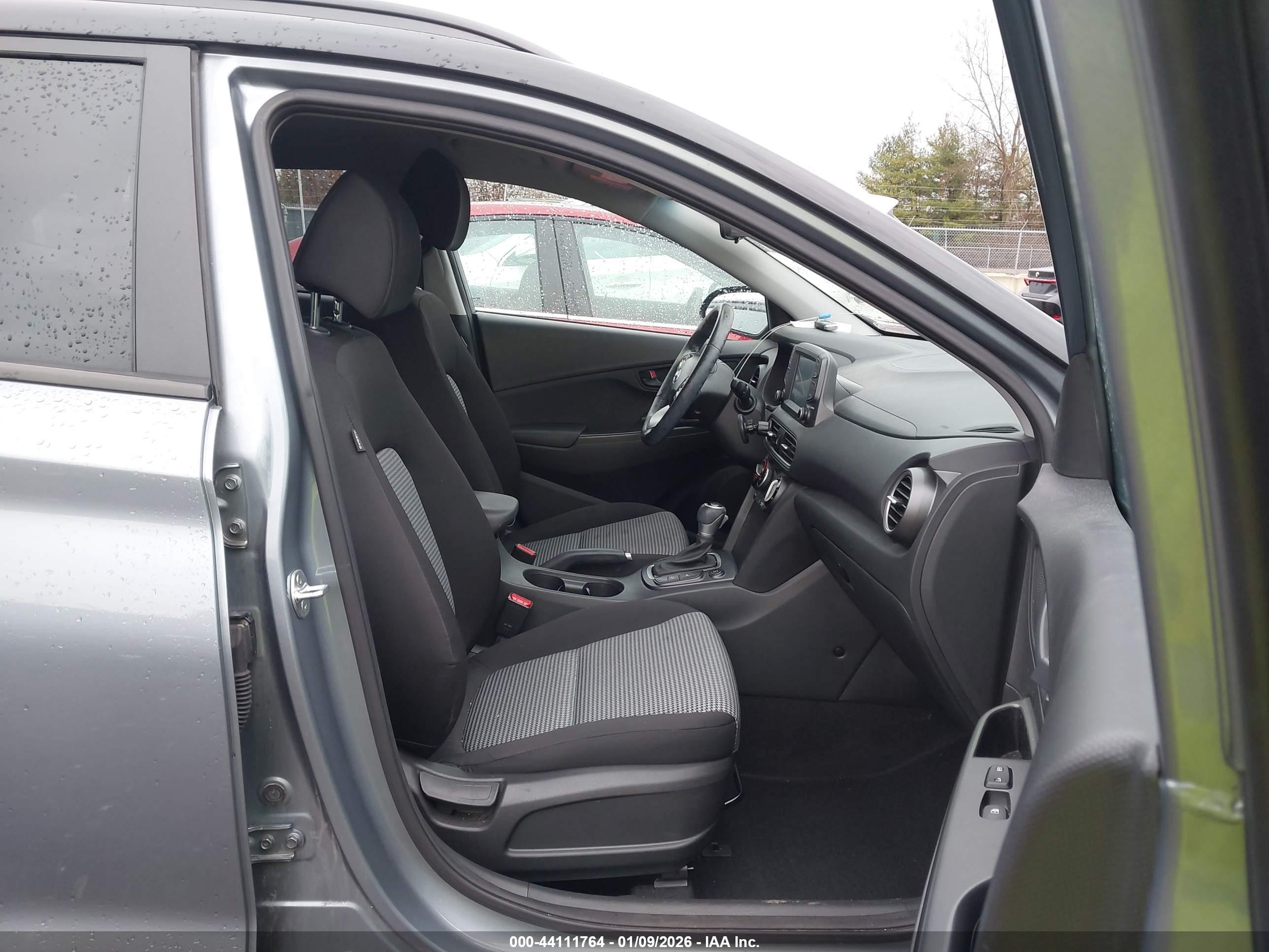 HYUNDAI KONA image 5
