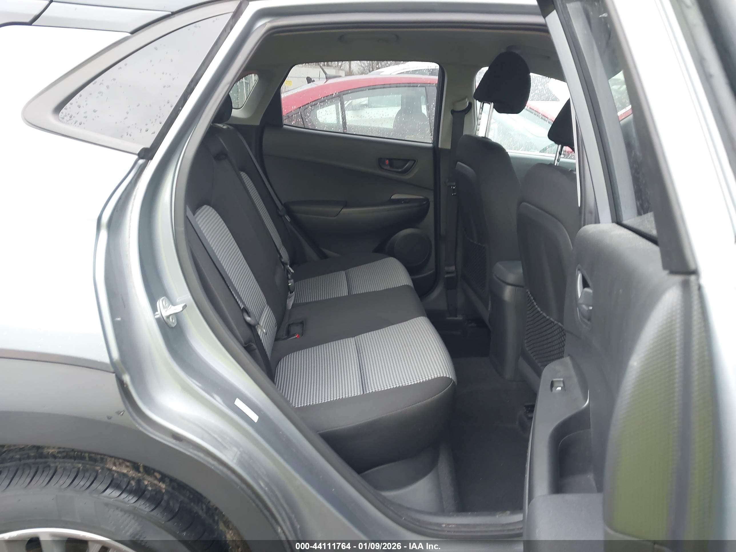 HYUNDAI KONA image 8