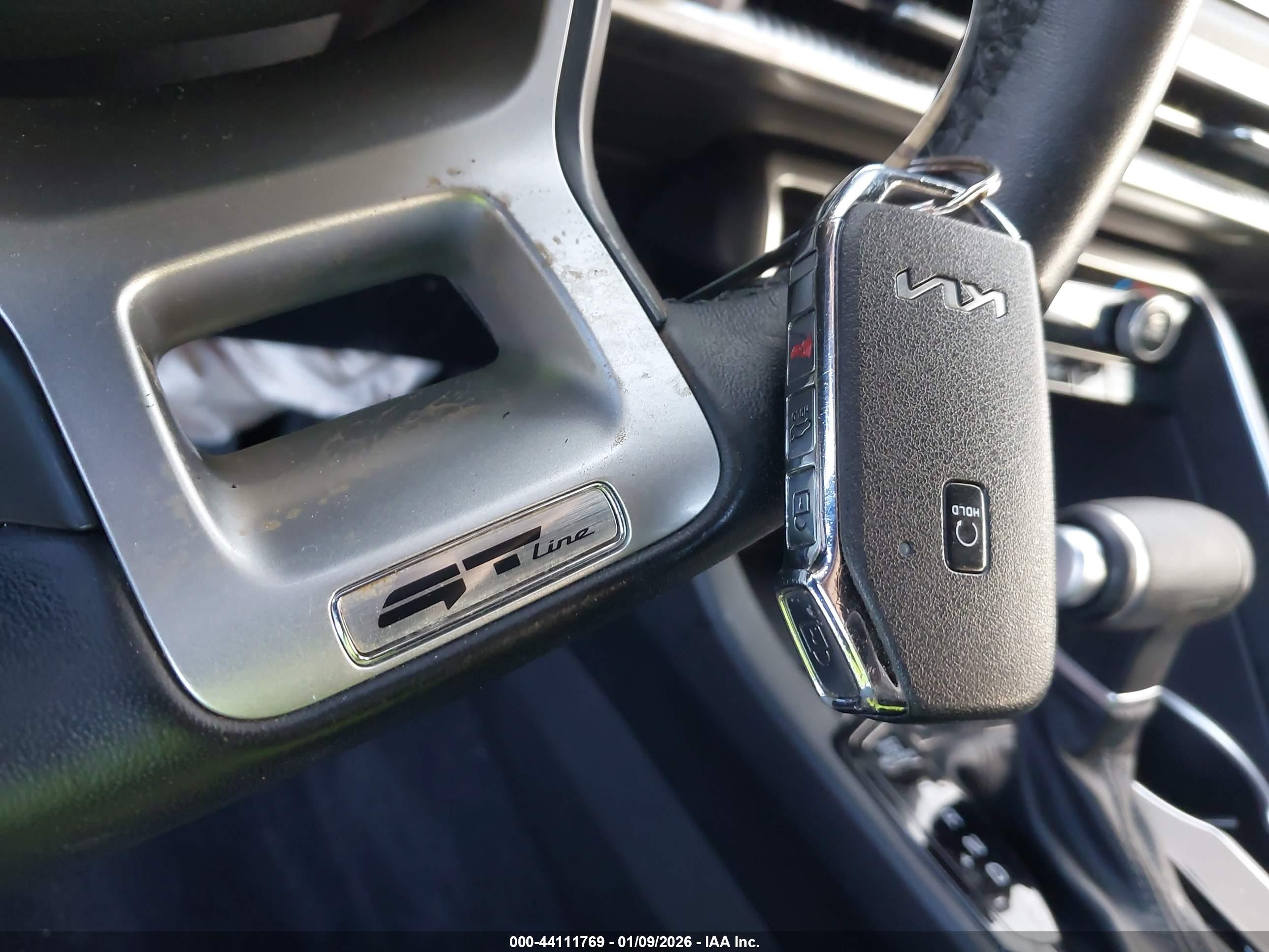 KIA K5 image 11