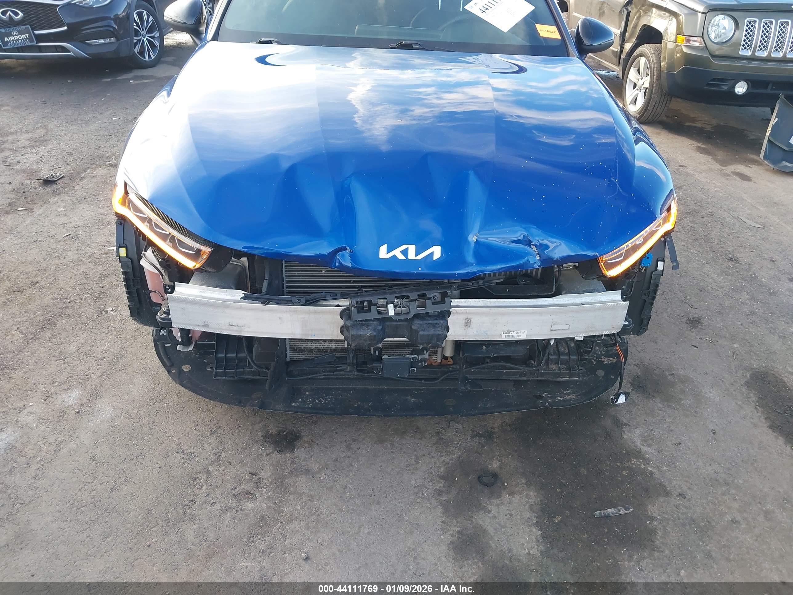 KIA K5 image 6