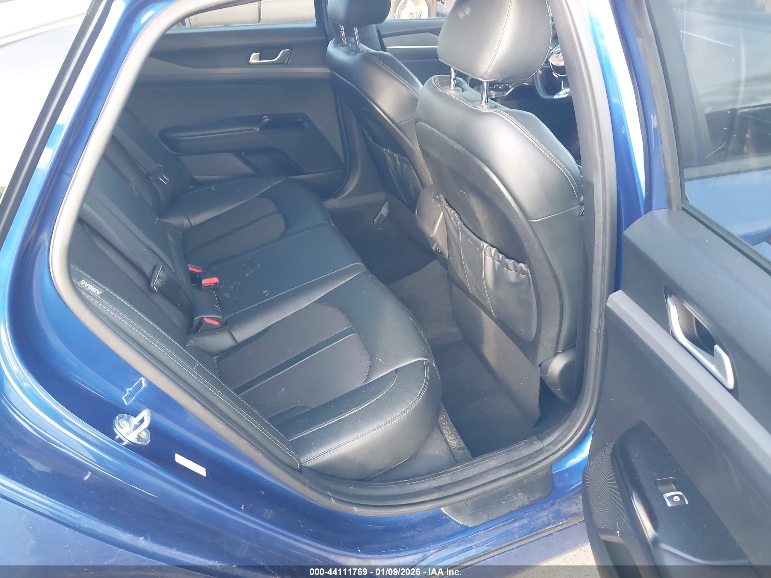 KIA K5 image 8