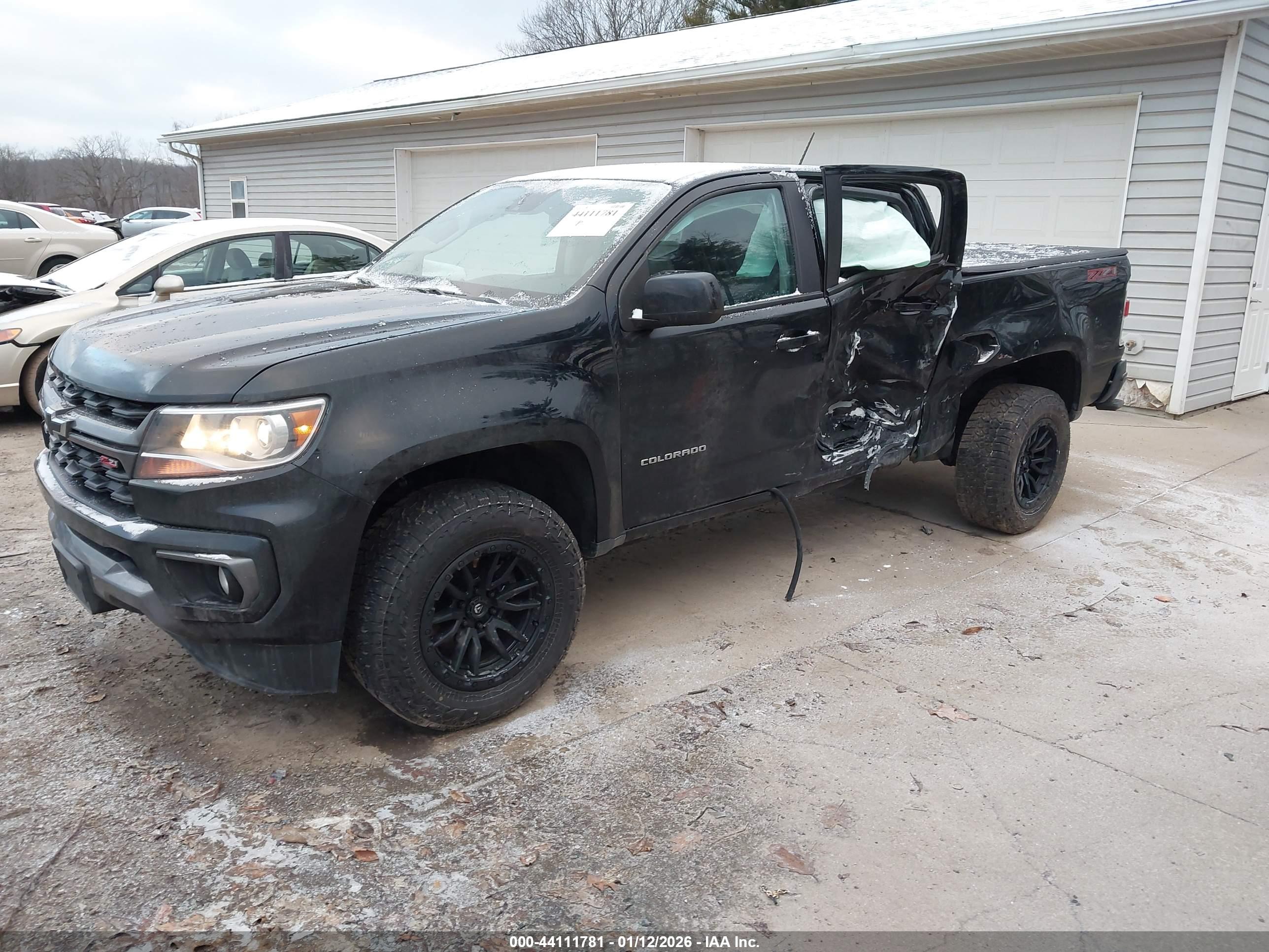 CHEVROLET COLORADO image 2