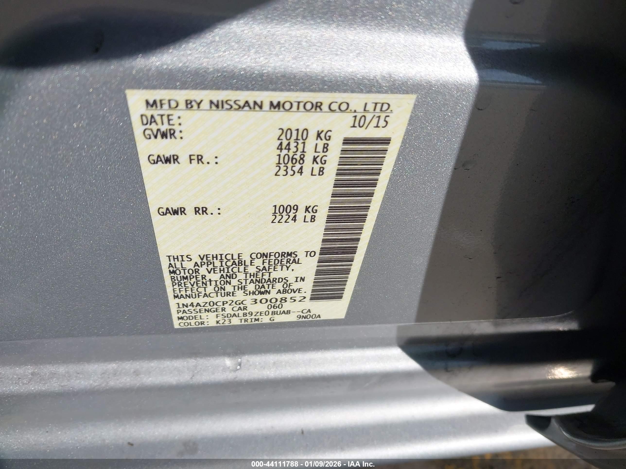 NISSAN LEAF image 9