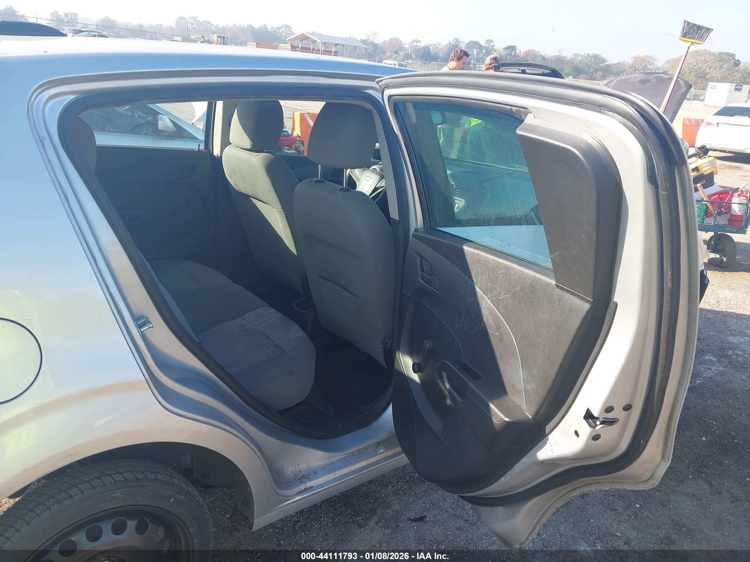 CHEVROLET SONIC image 8