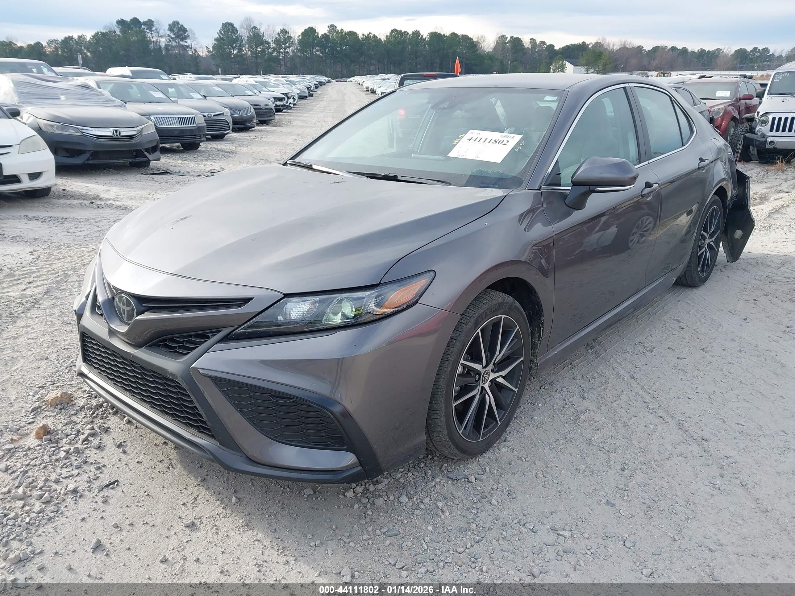 TOYOTA CAMRY image 2