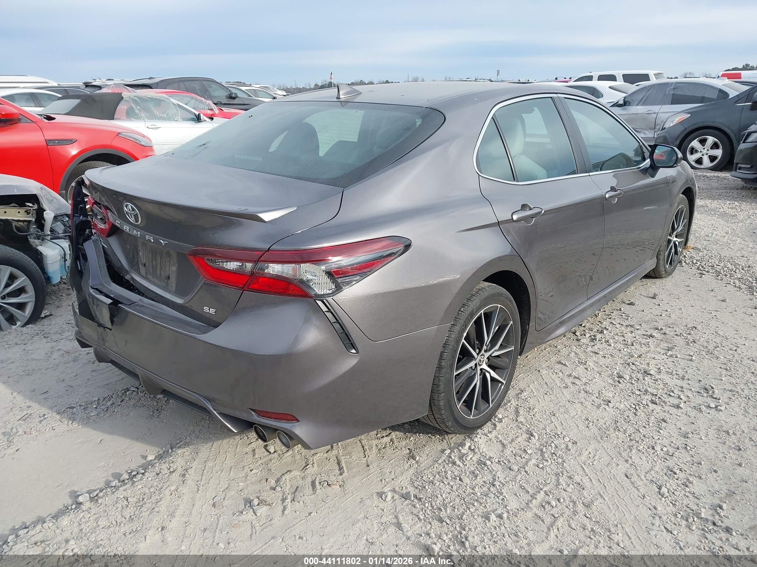 TOYOTA CAMRY image 4