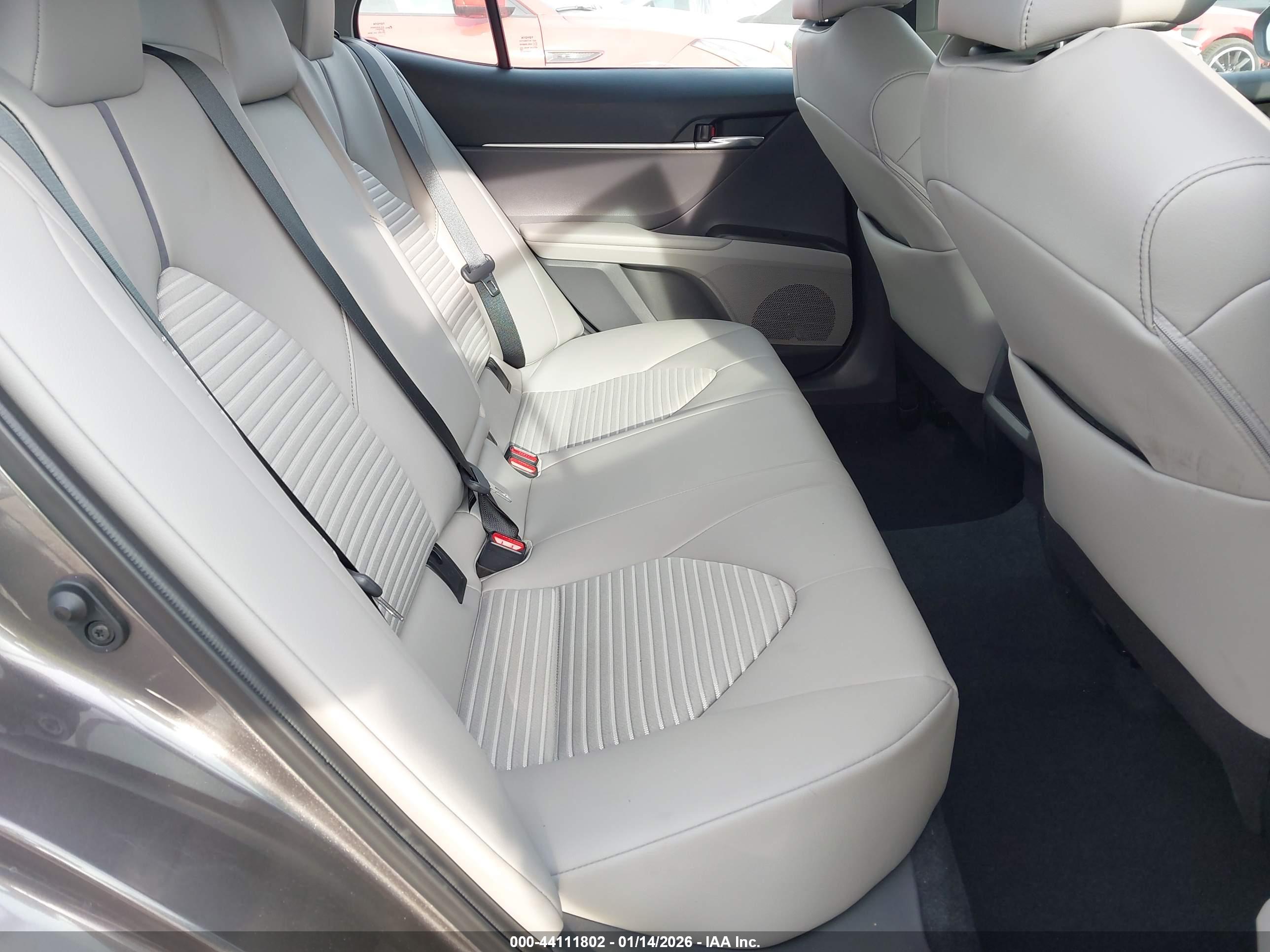 TOYOTA CAMRY image 8