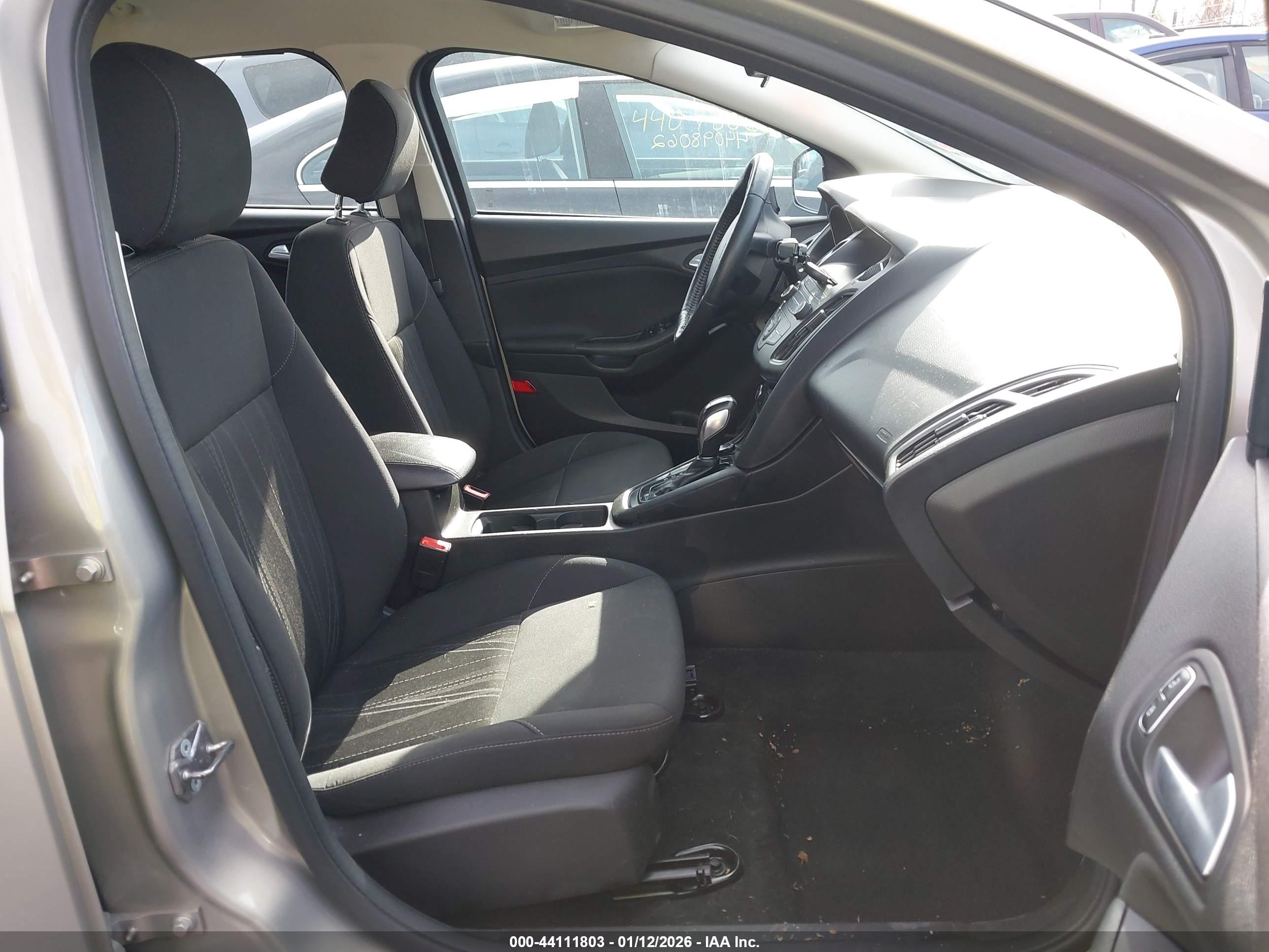 FORD FOCUS image 5