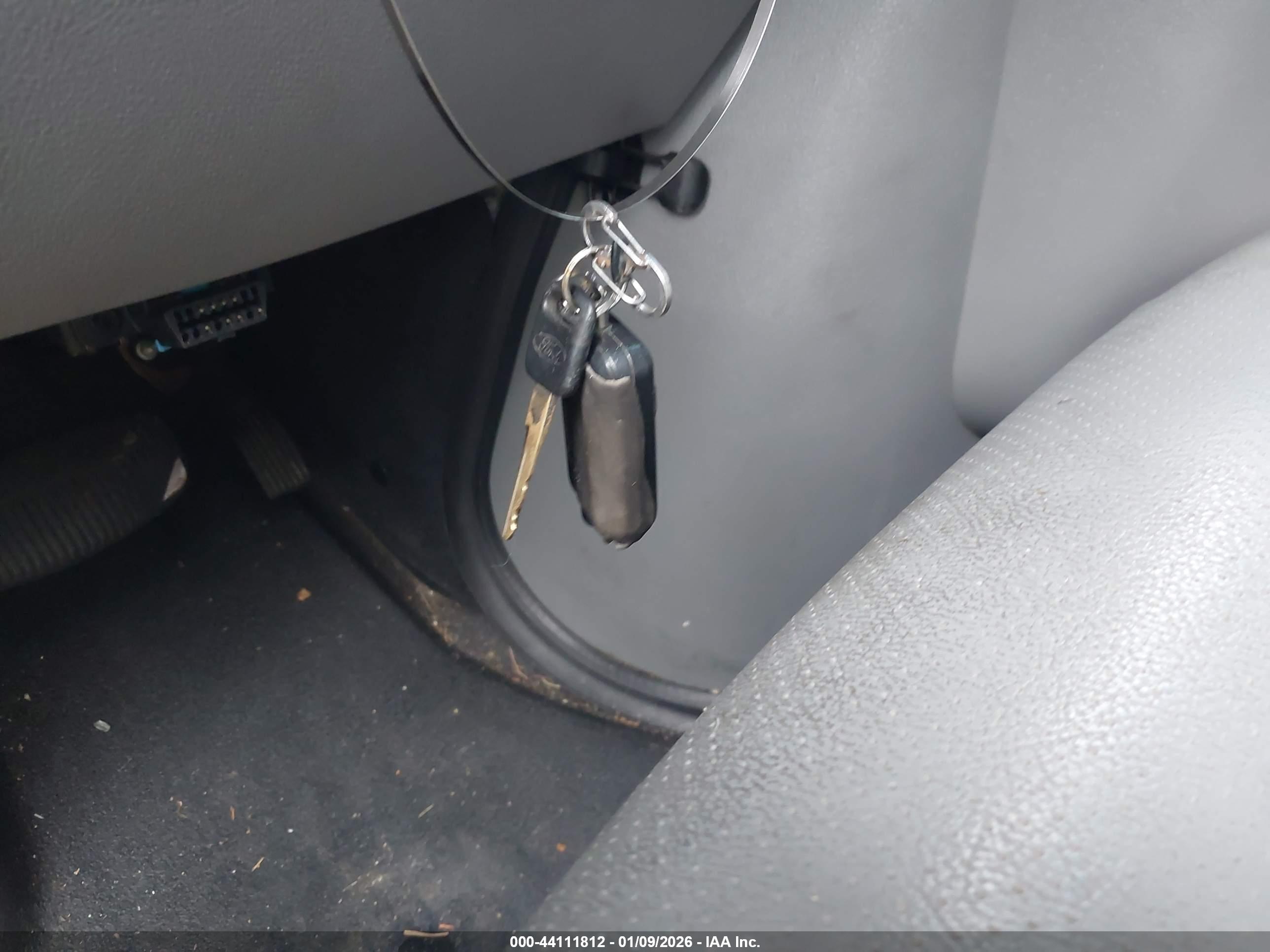 FORD E-150 image 11