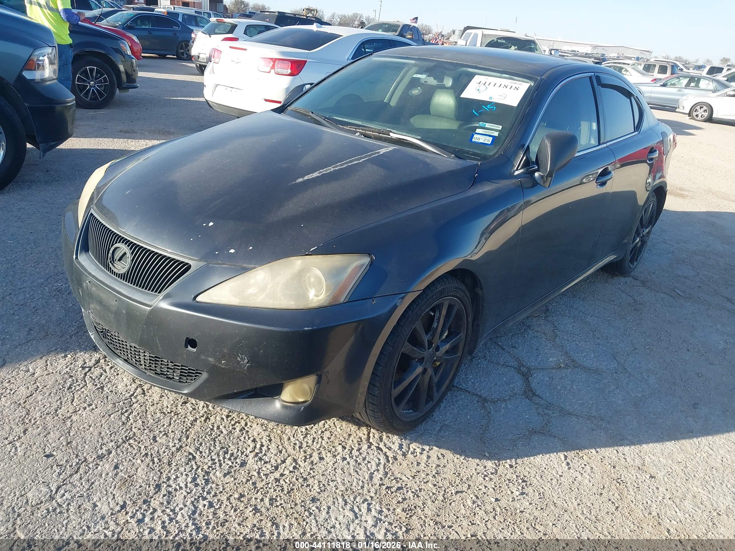 LEXUS IS image 2