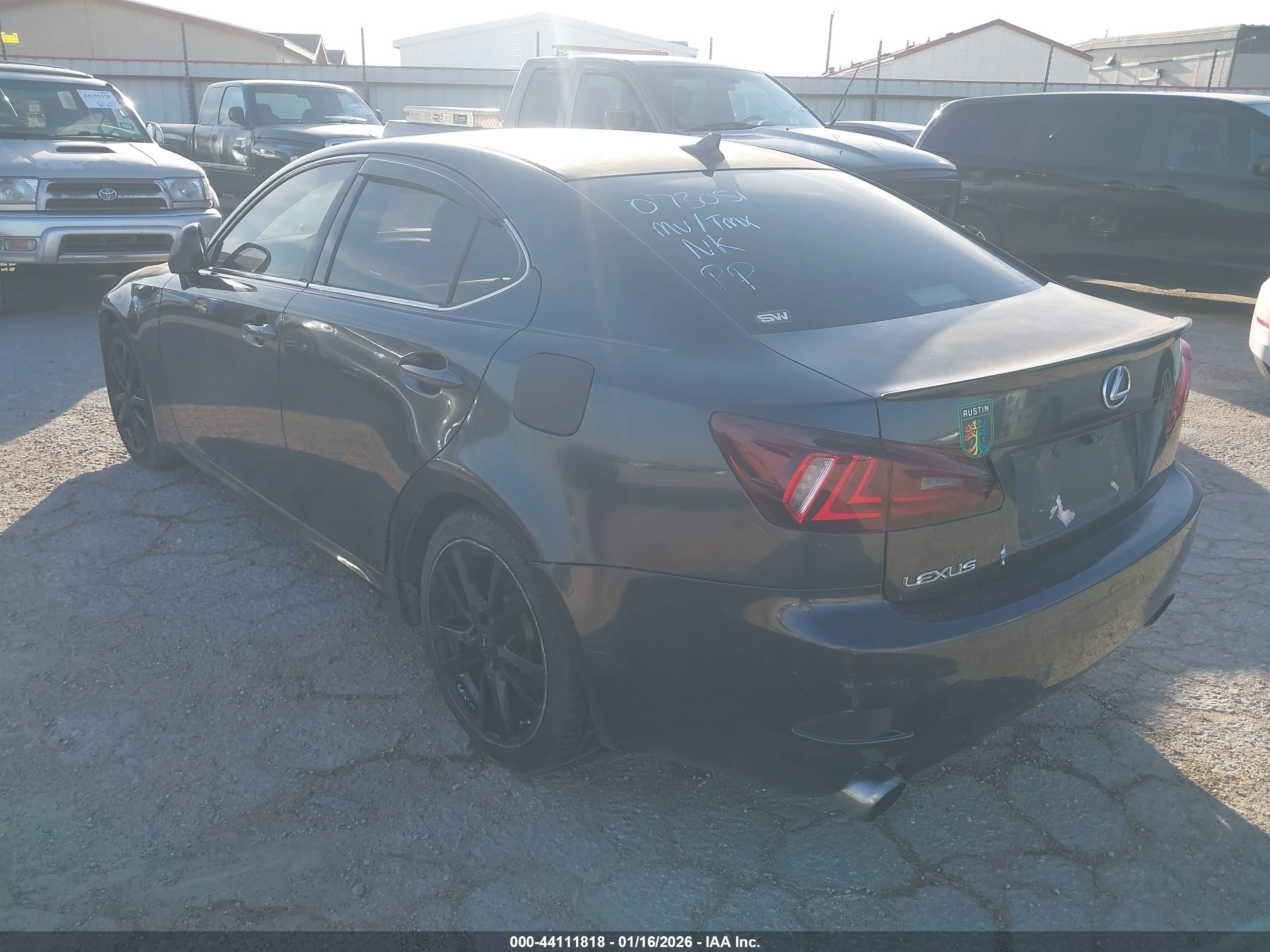 LEXUS IS image 3