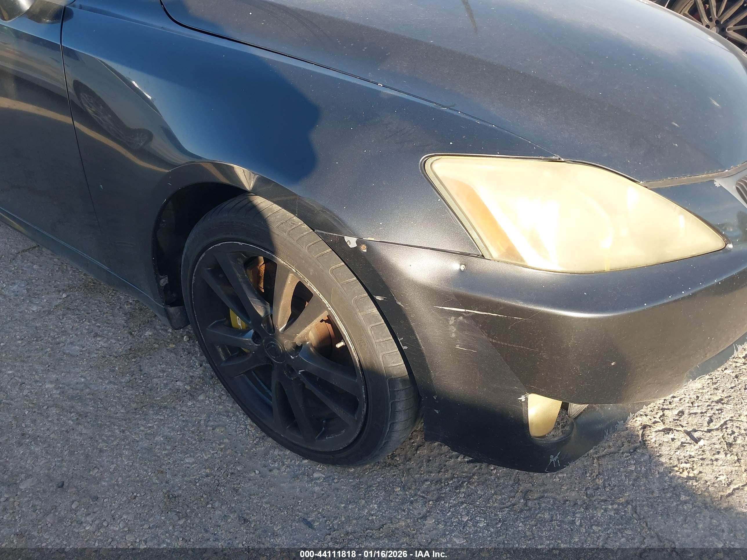 LEXUS IS image 6
