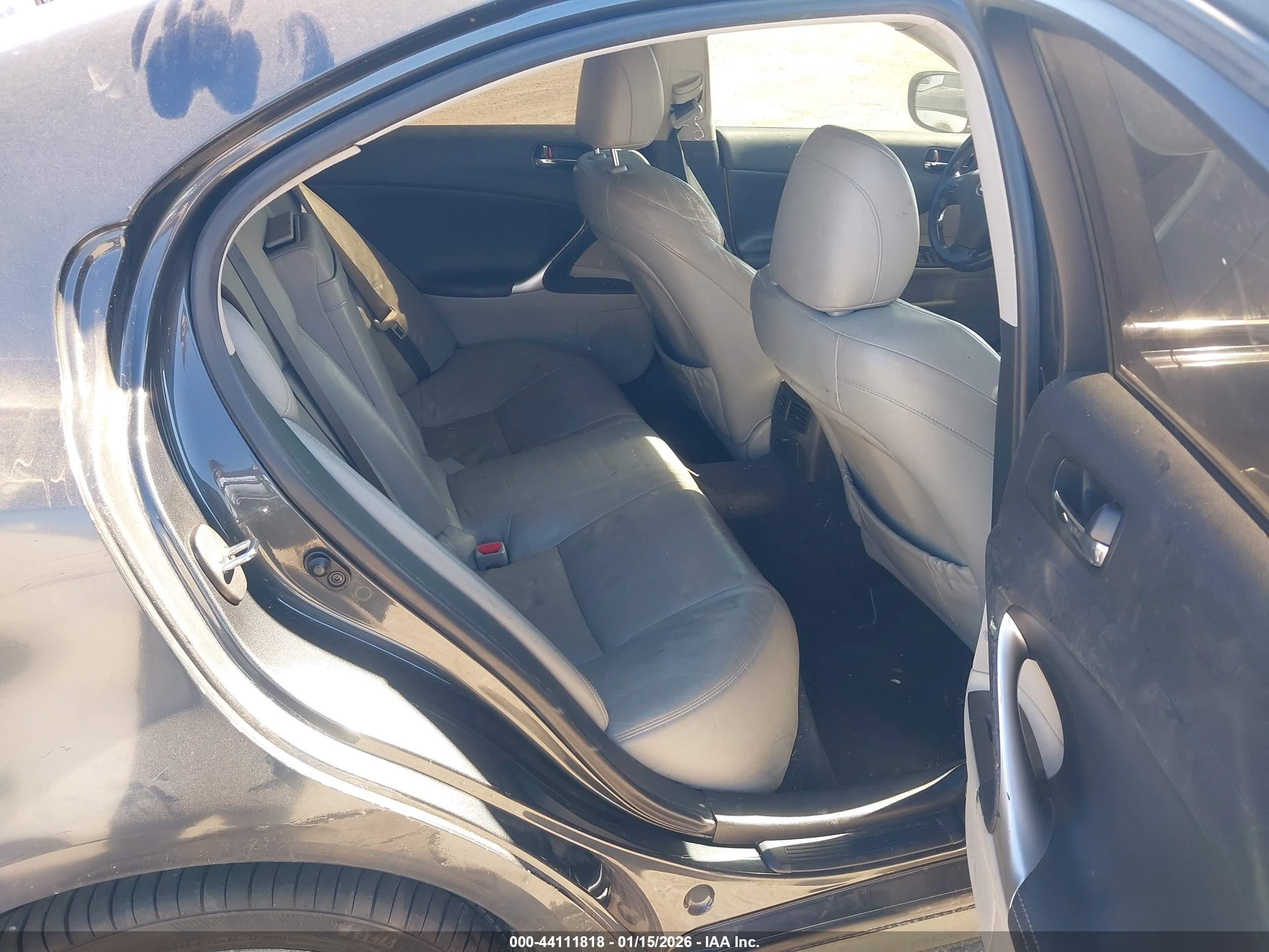 LEXUS IS image 8