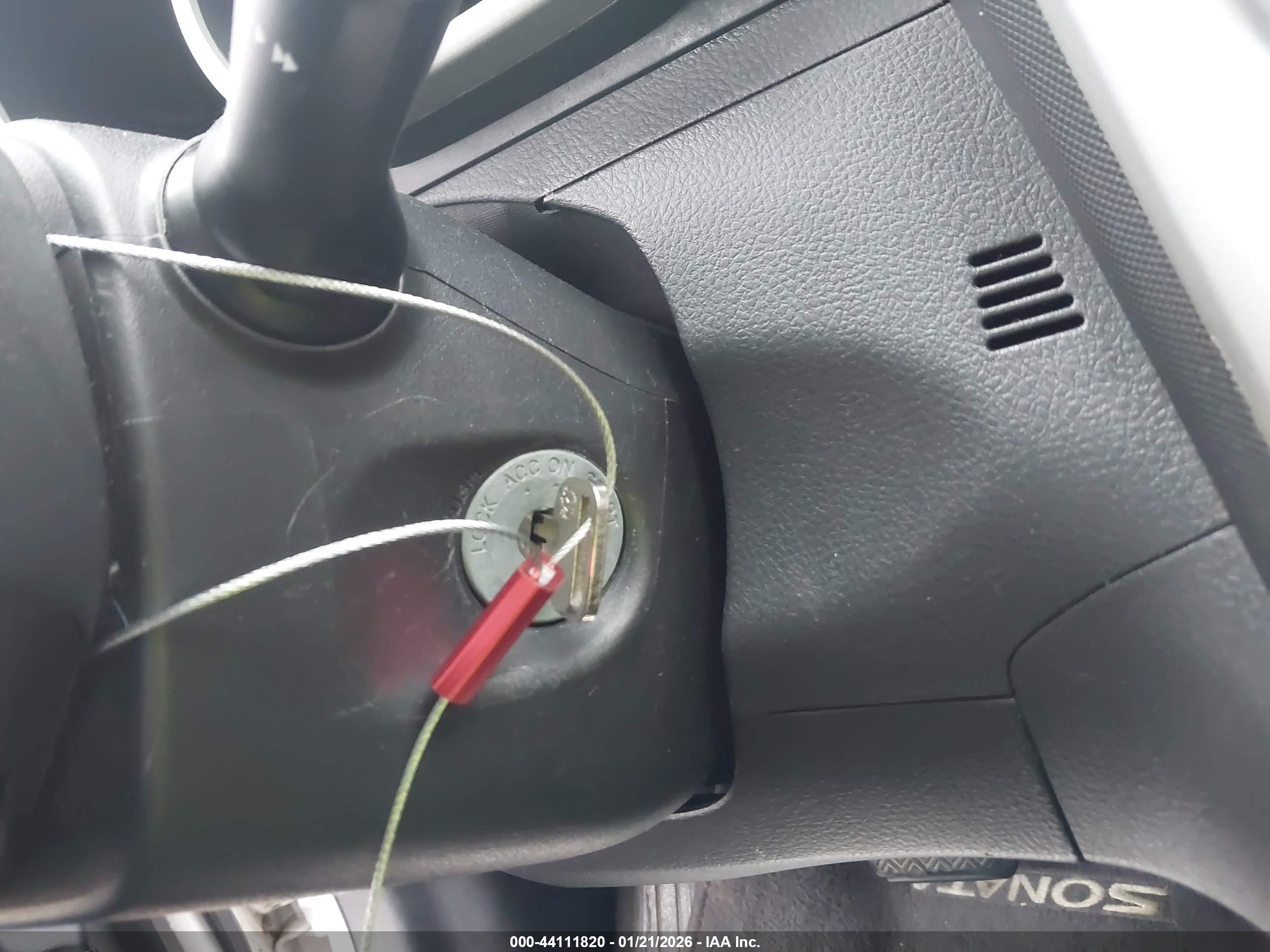 PONTIAC VIBE image 11