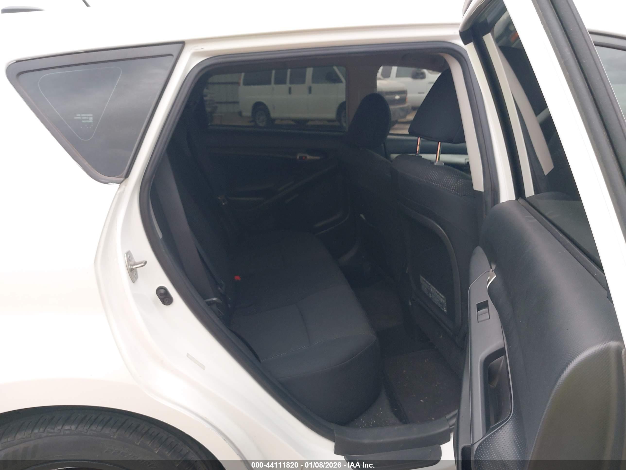 PONTIAC VIBE image 8