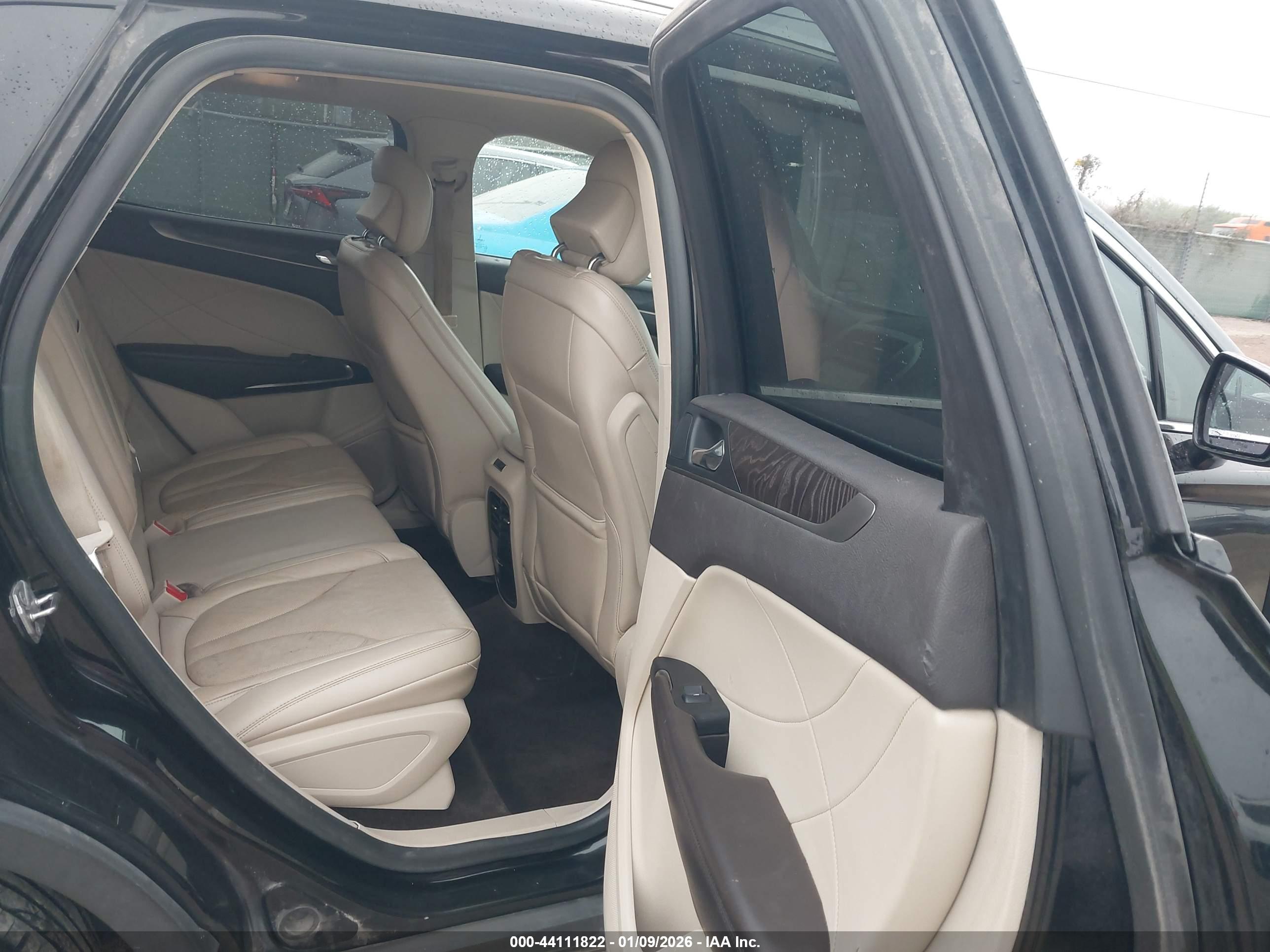 LINCOLN MKC image 8