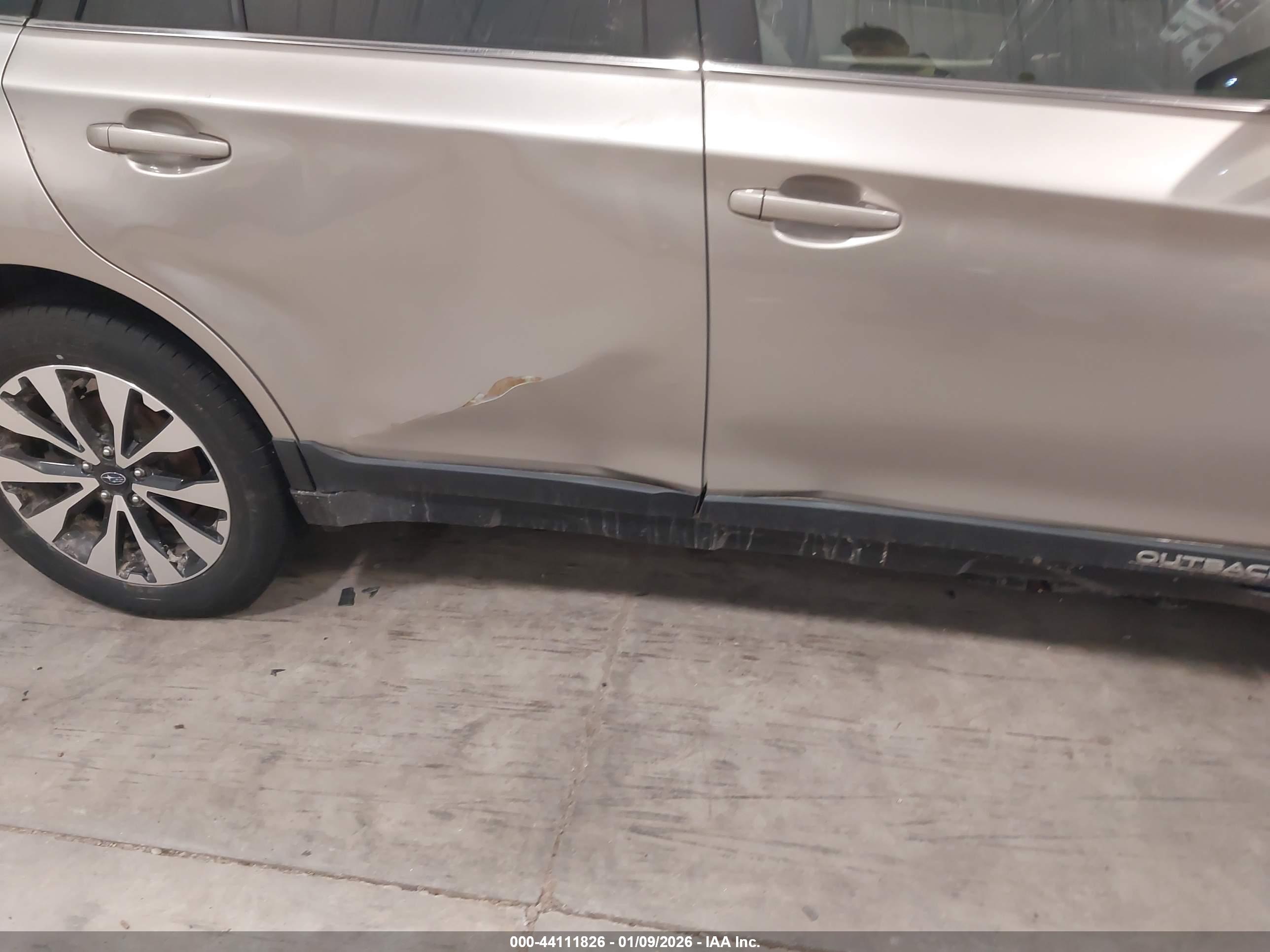 SUBARU OUTBACK image 6