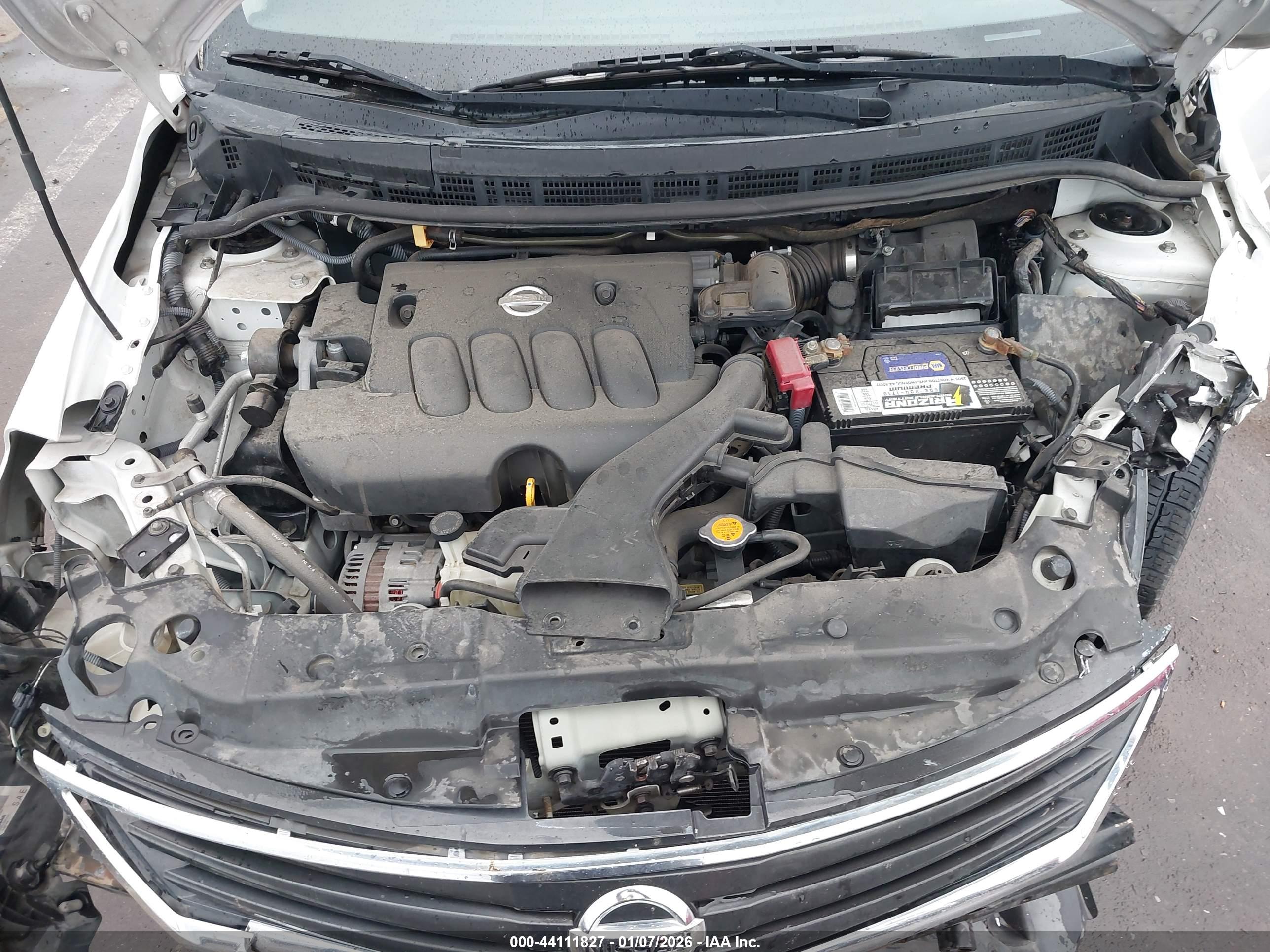 NISSAN VERSA image 10