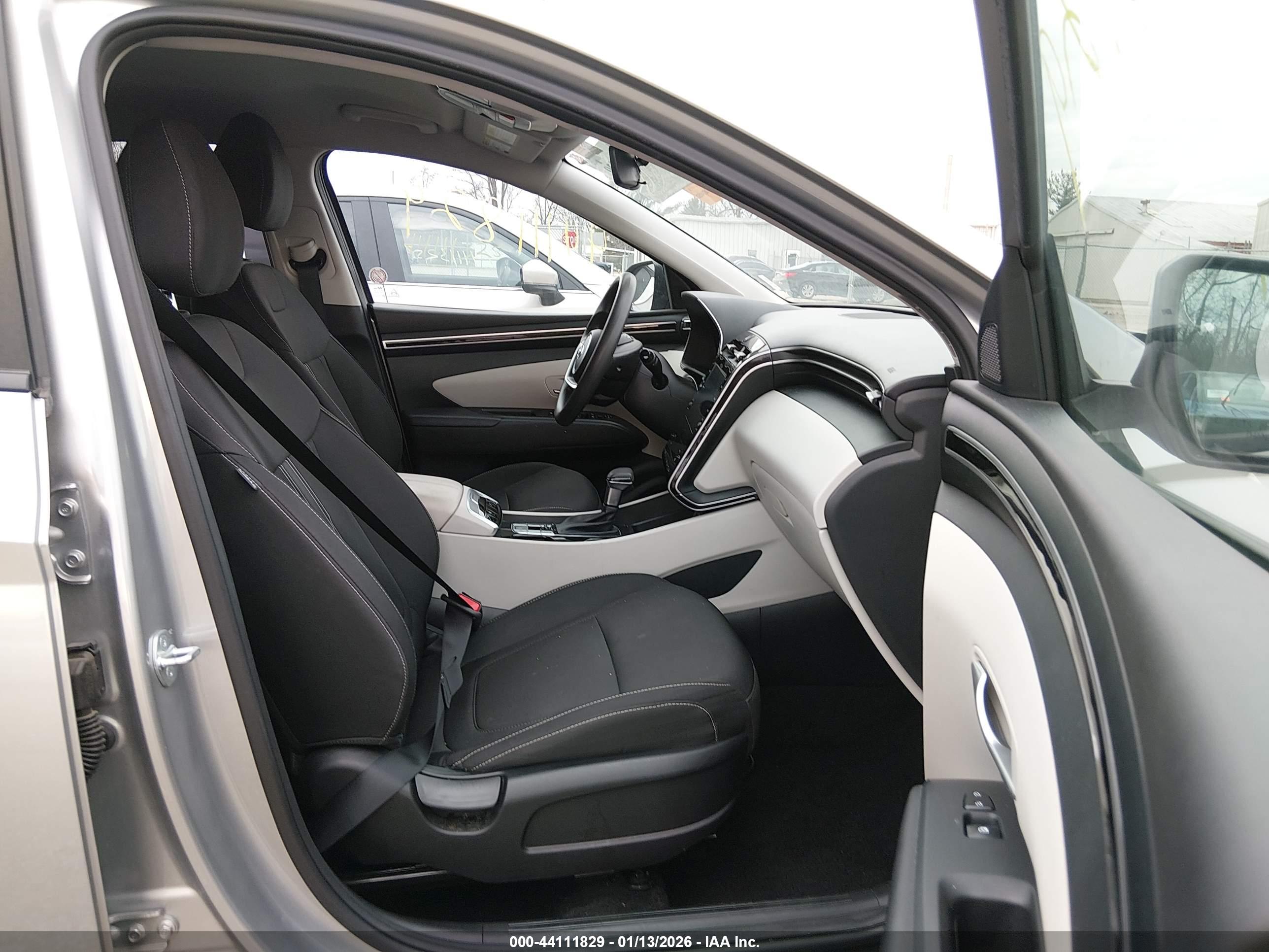 HYUNDAI TUCSON image 5