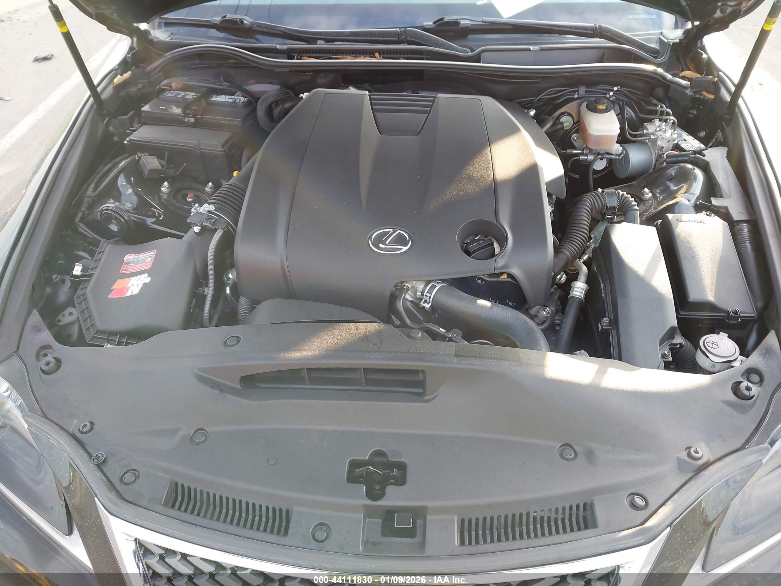 LEXUS IS image 10