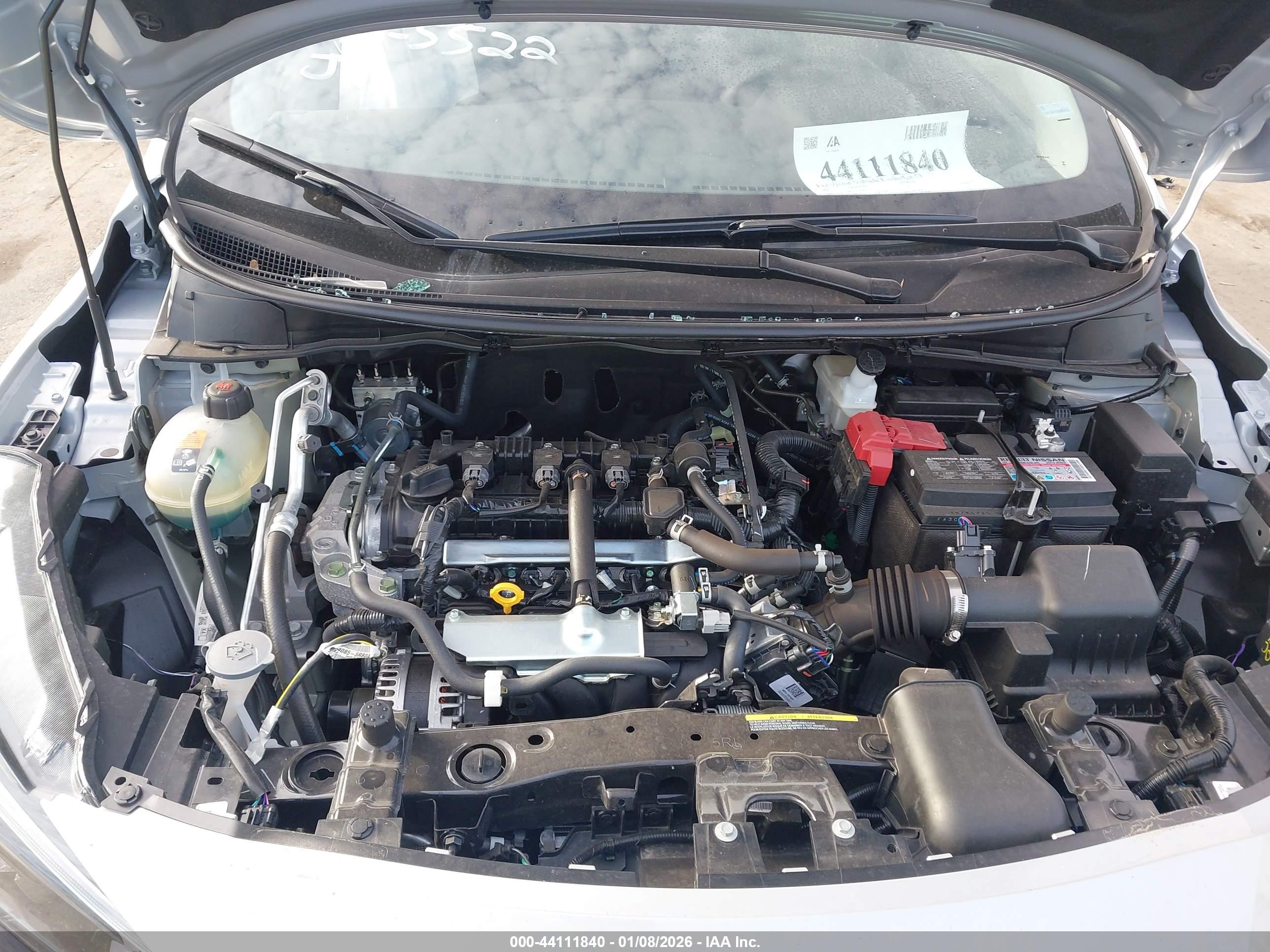 NISSAN VERSA image 10